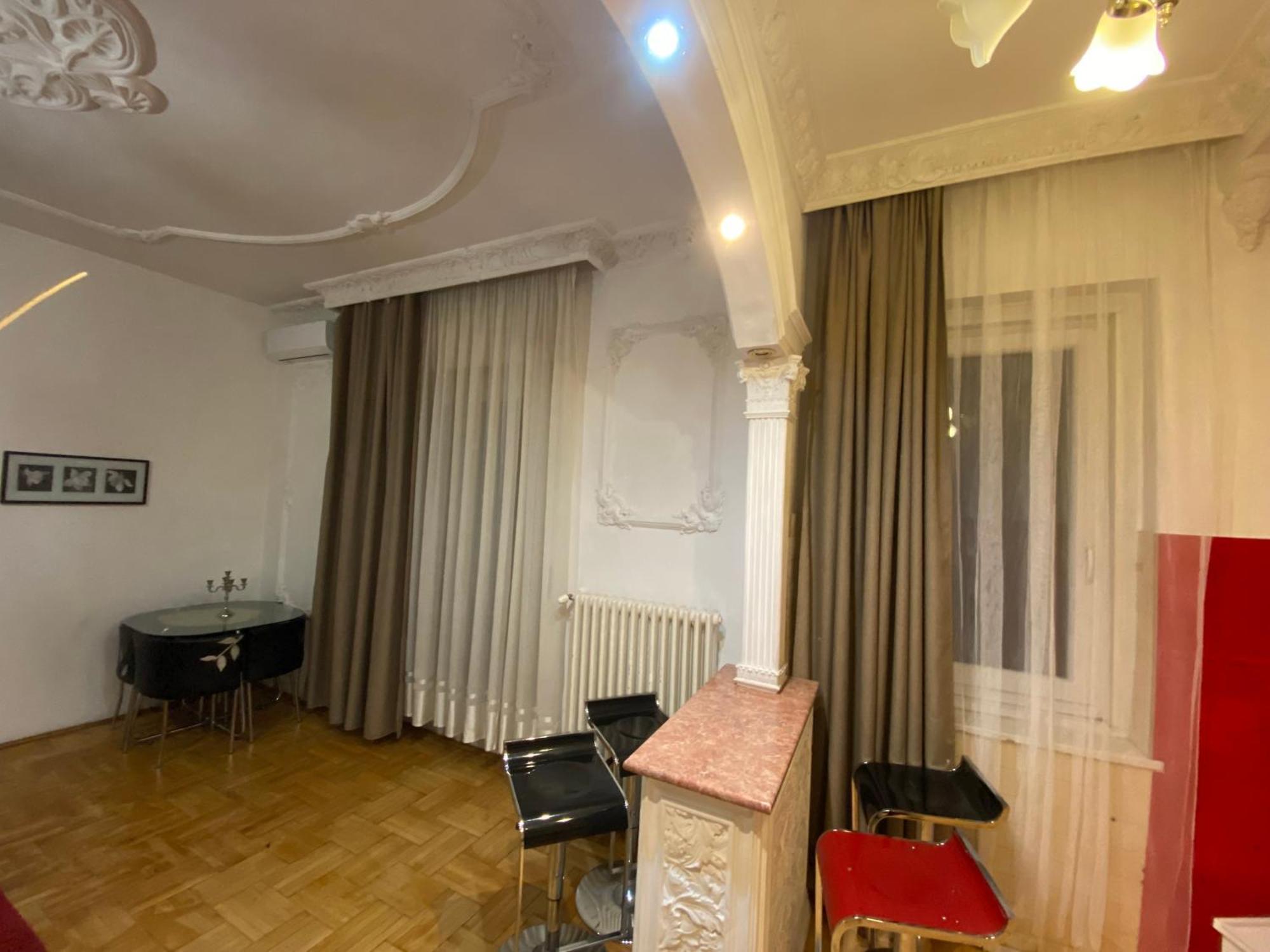 Apartment And Heart Of The *
