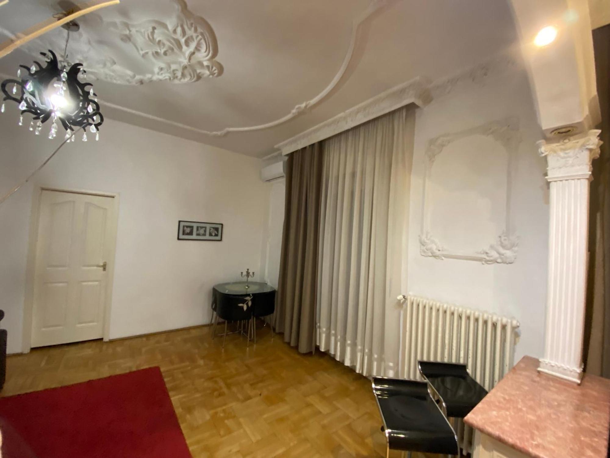 With Balcony And Ac Next To Danube Apartmán *