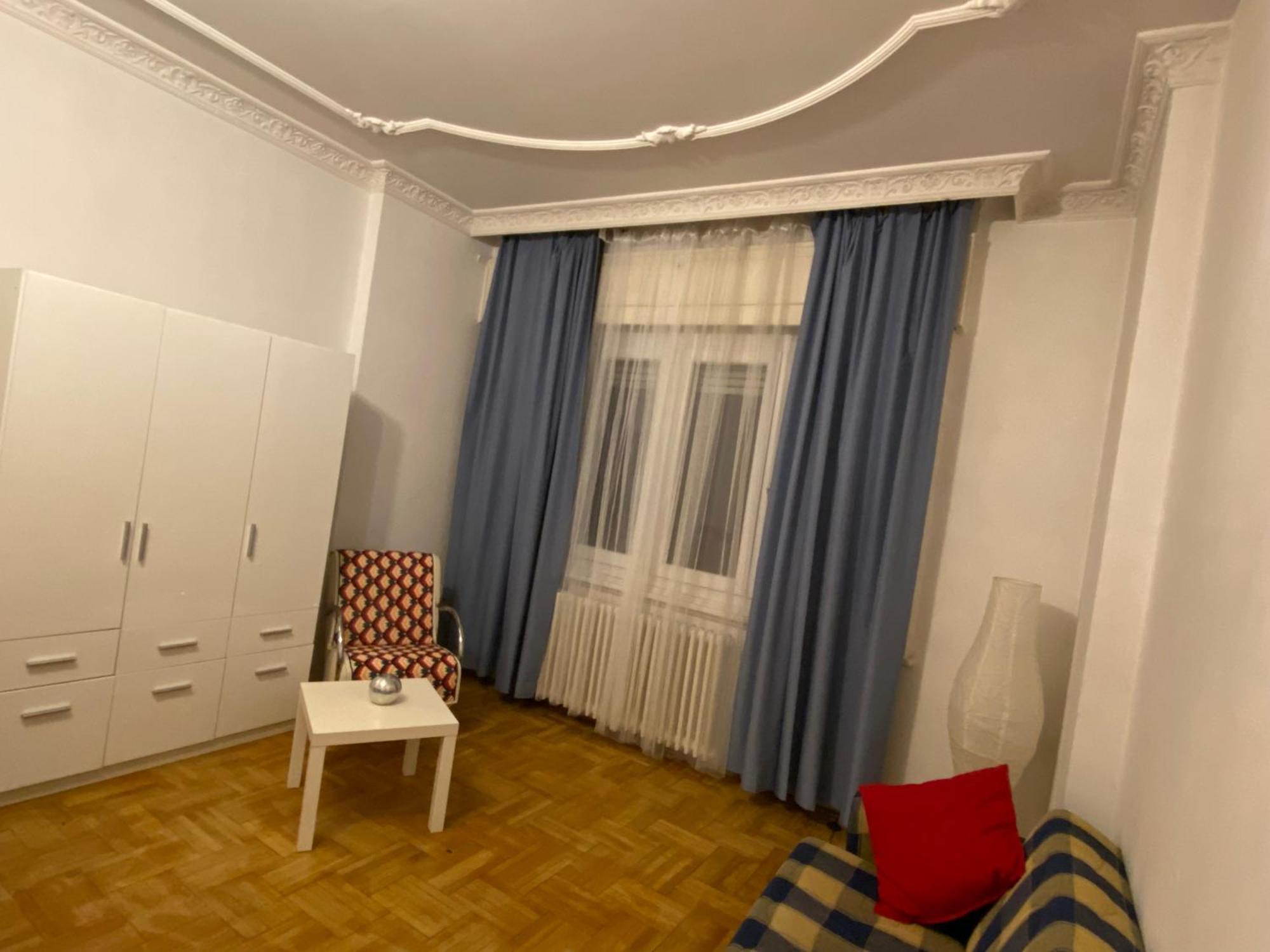 With Balcony And Ac Next To Danube Apartmán *