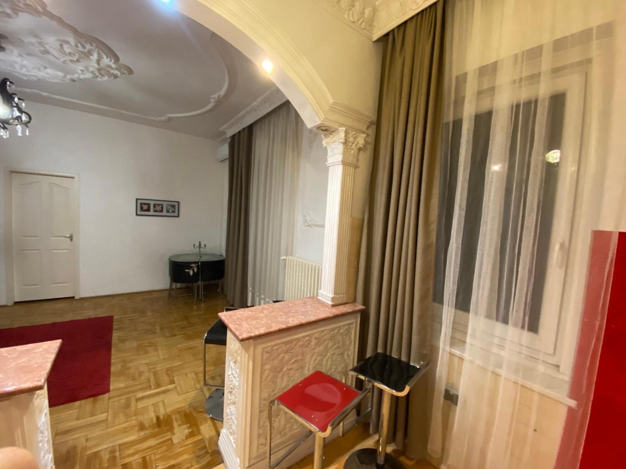 Apartmán With Balcony And Ac Next To Danube *