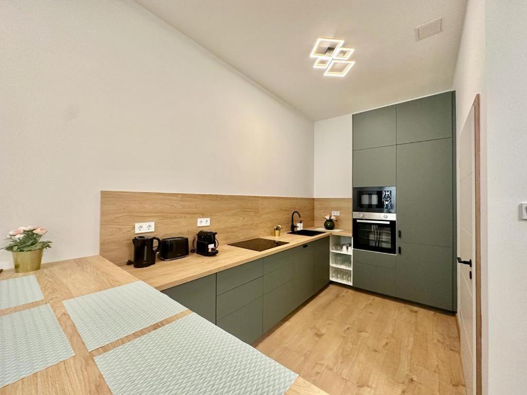 Apartmán At Gozsdu Courtyard #partyzone #downtown #freeparking *
