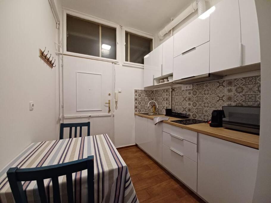 Hero's Square Appartement *
