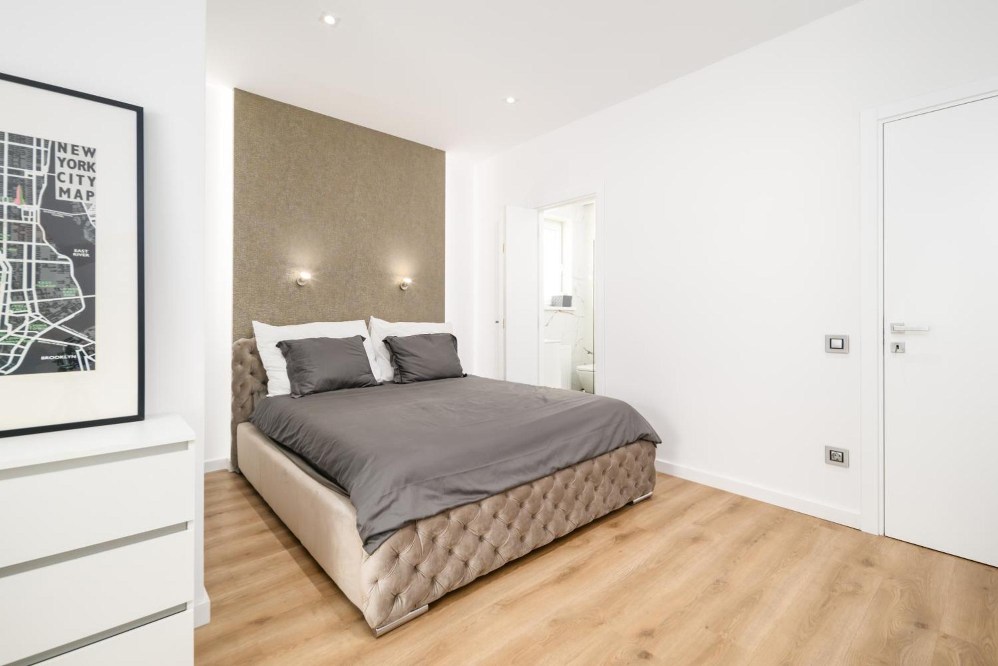 Apartament Triplex, Rooftop With Parlament View & Jacuzzi *