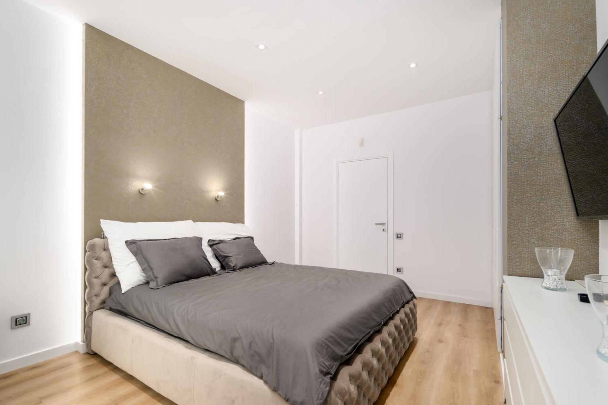 Apartament Triplex, Rooftop With Parlament View & Jacuzzi