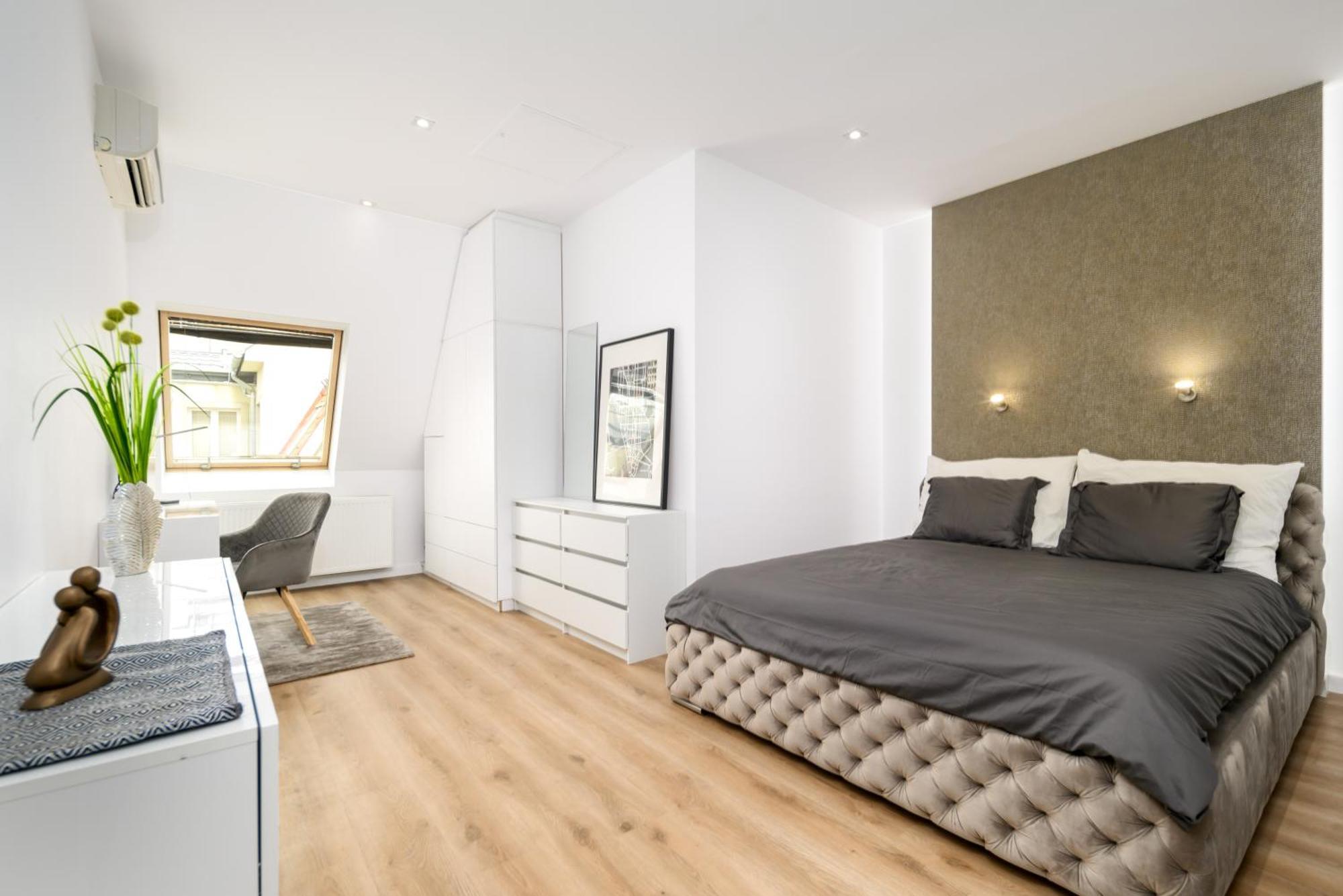 Triplex, Rooftop With Parlament View & Jacuzzi Apartament