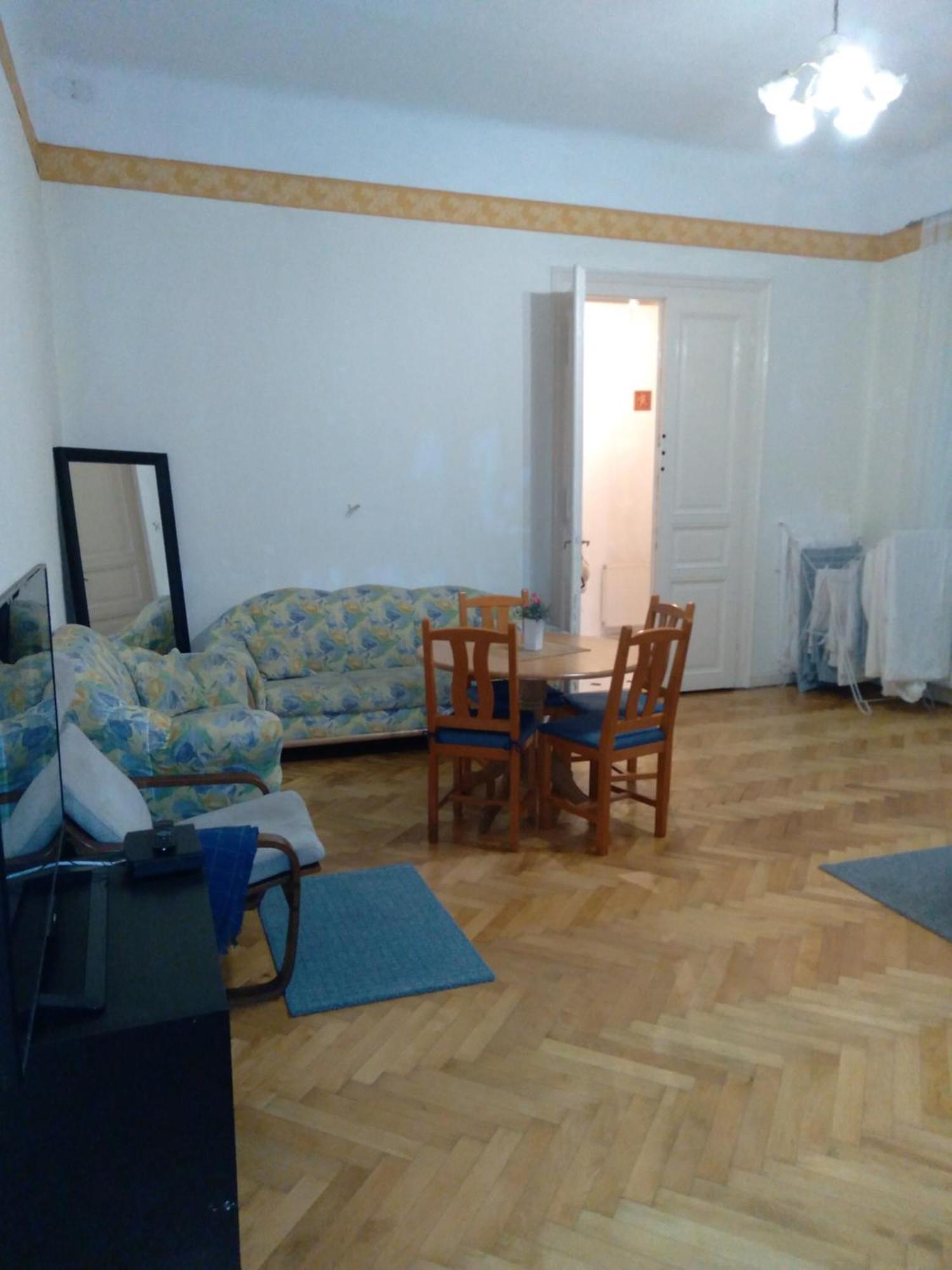 Elena Apartmán *