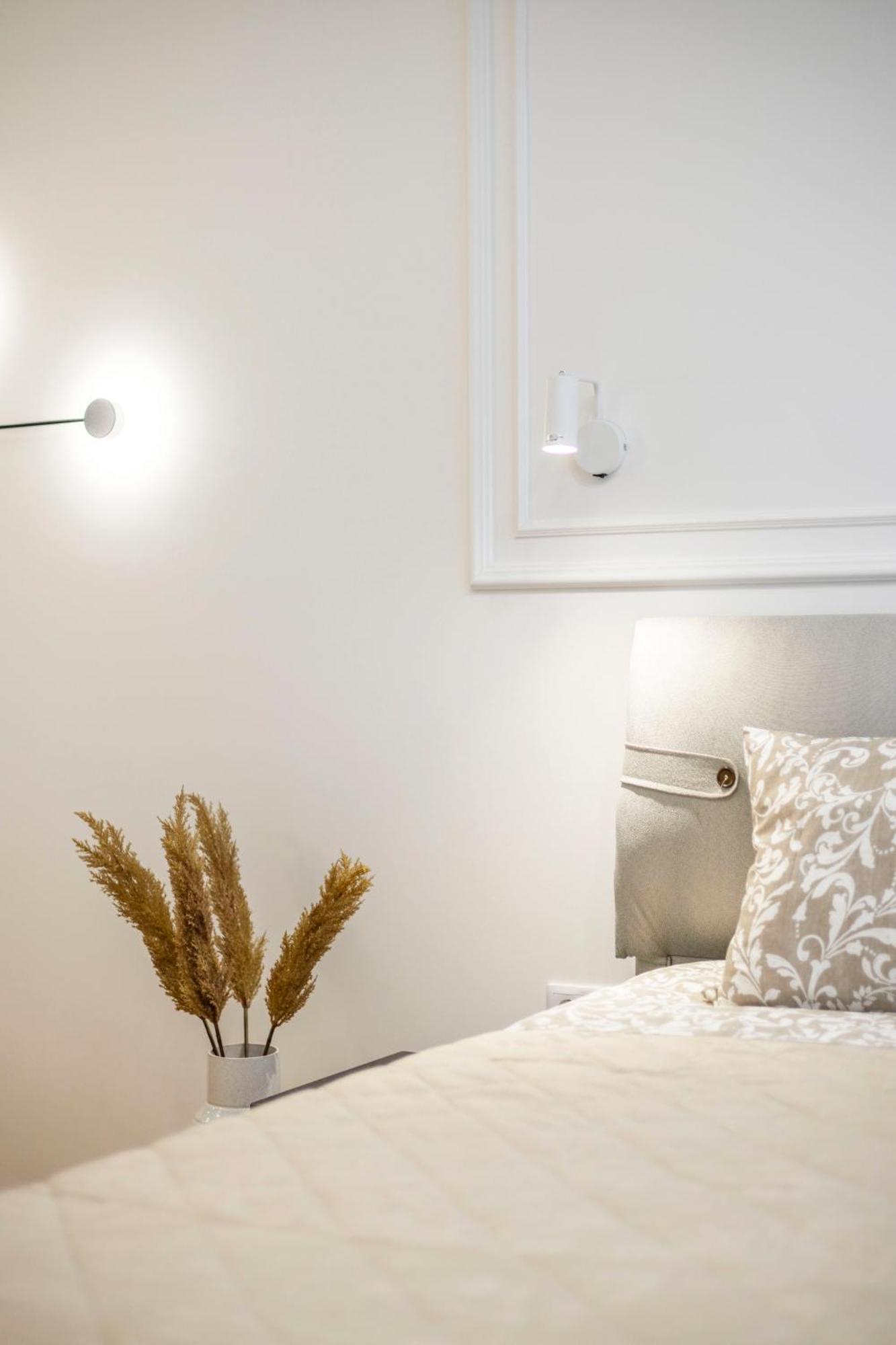 Luxurious 4bedrm 3bathrm W/ Balcony Apartment