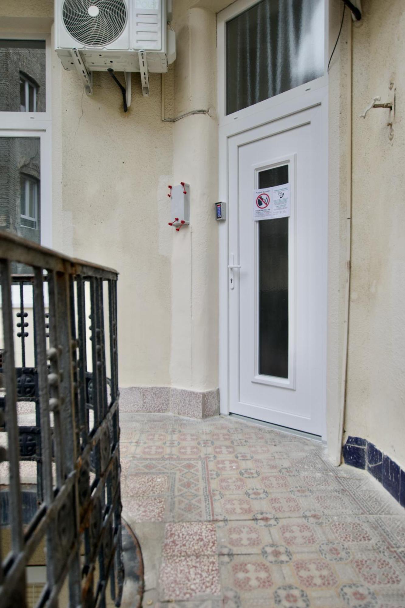 Appartement Standard By Hi5- Kiraly 82 *