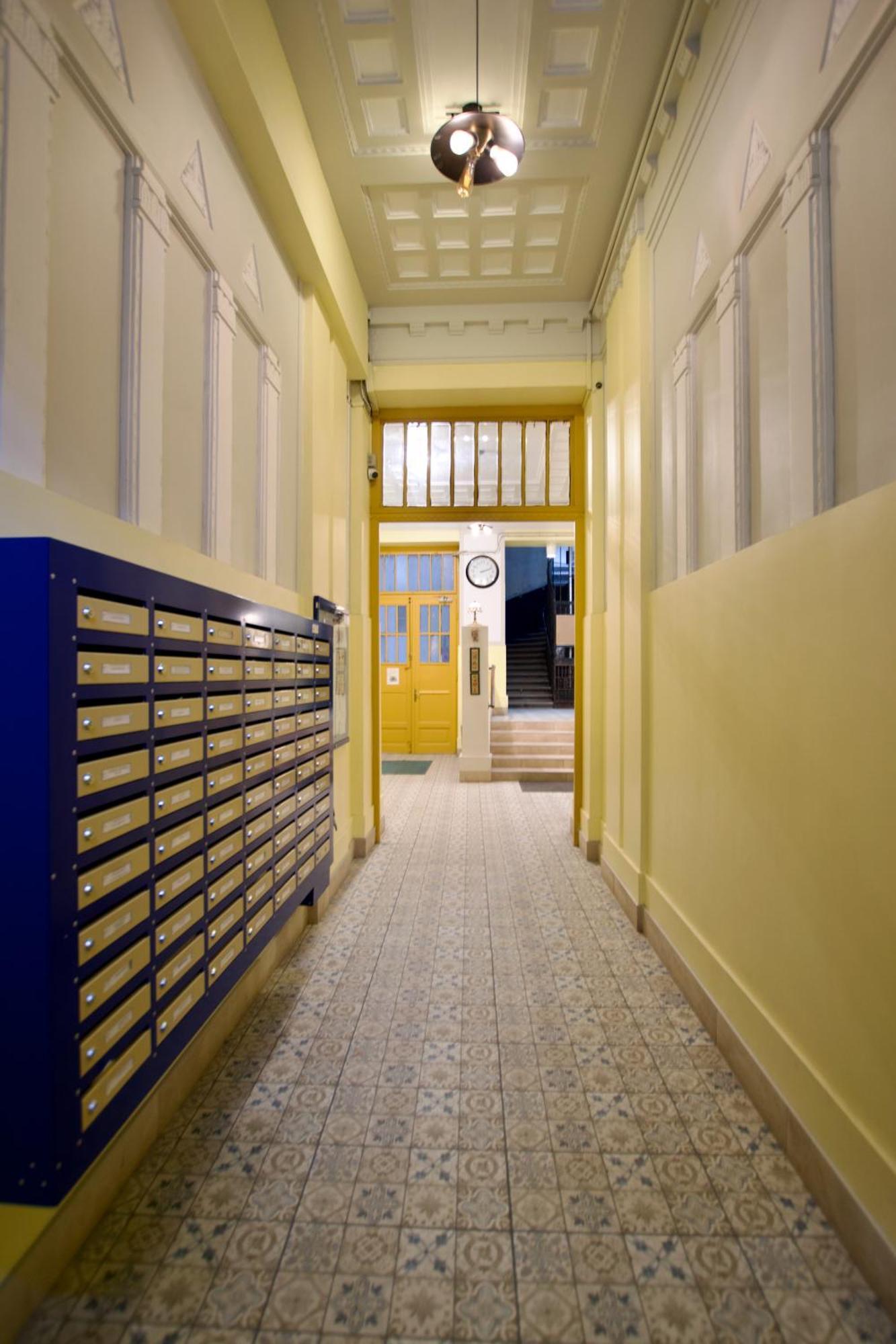 Standard By Hi5- Kiraly 82 Budapest
