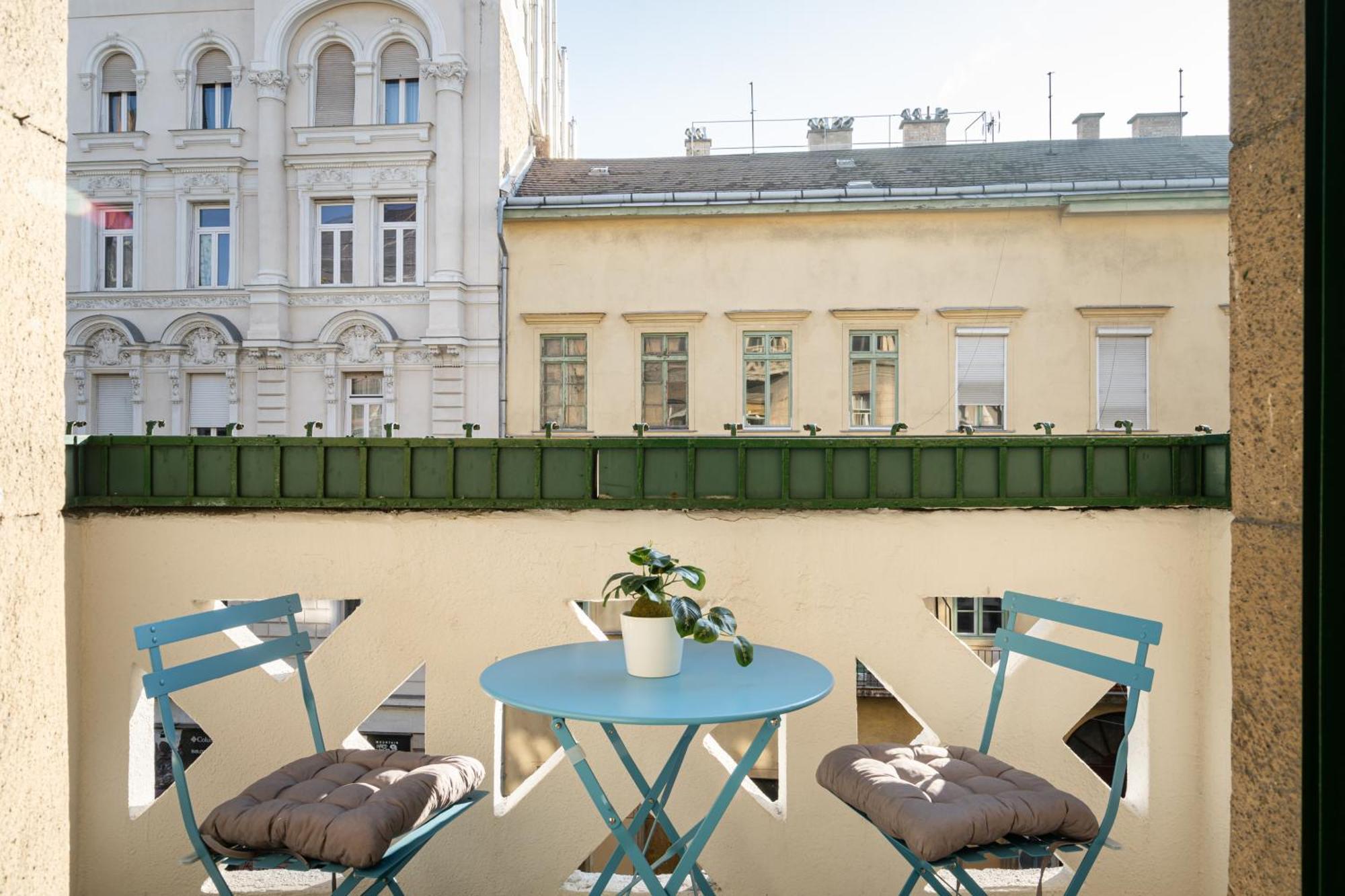 Comfy Downtown Hideaway With Urban Touch Budapest