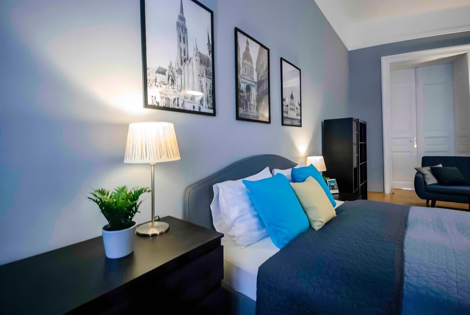 R171 Elitehost Raday * Budapest