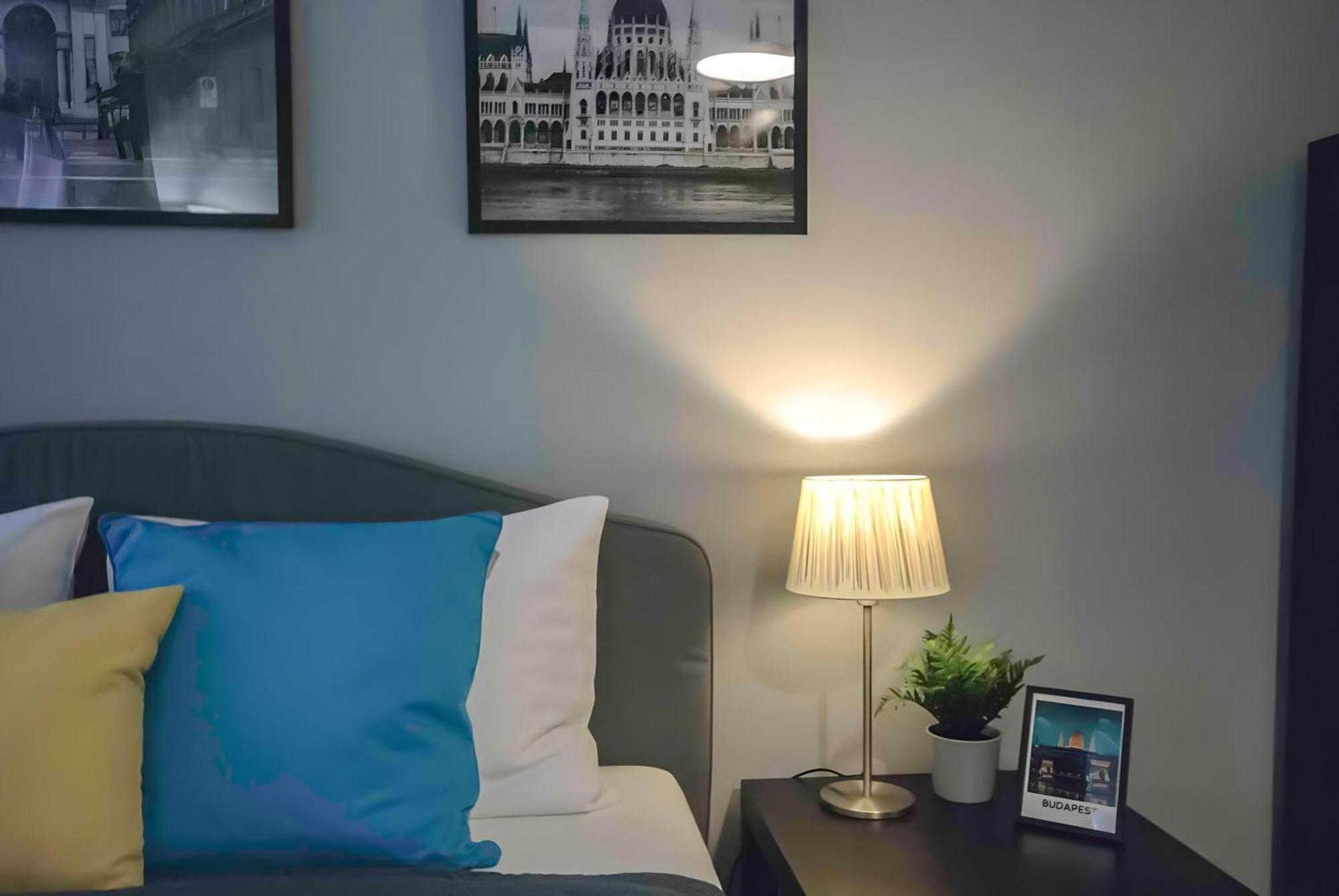R171 Elitehost Raday Budapešť