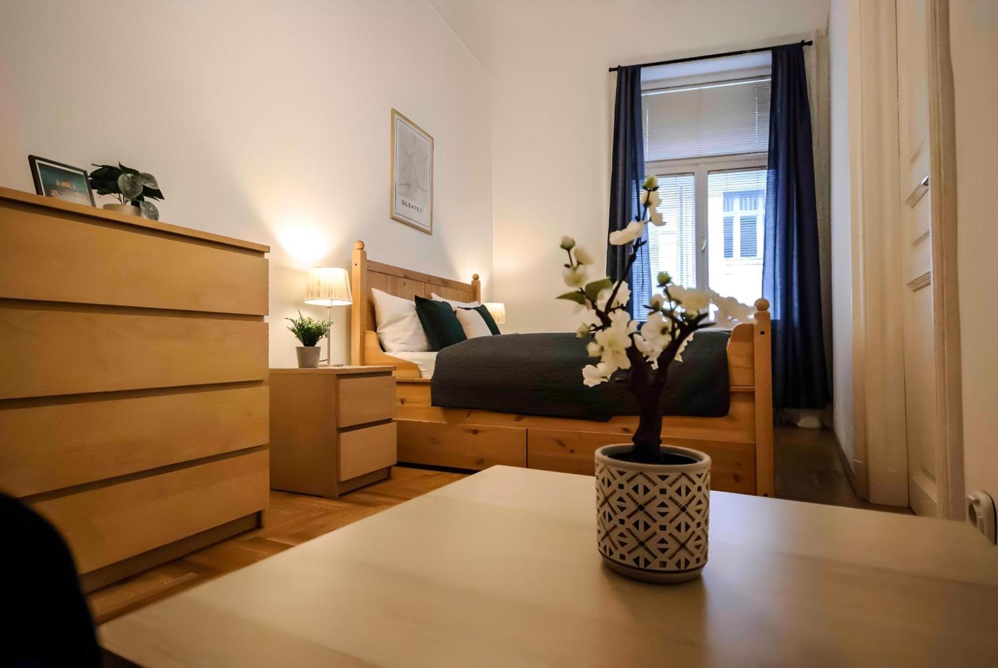 R171 Elitehost Raday * Budapešť