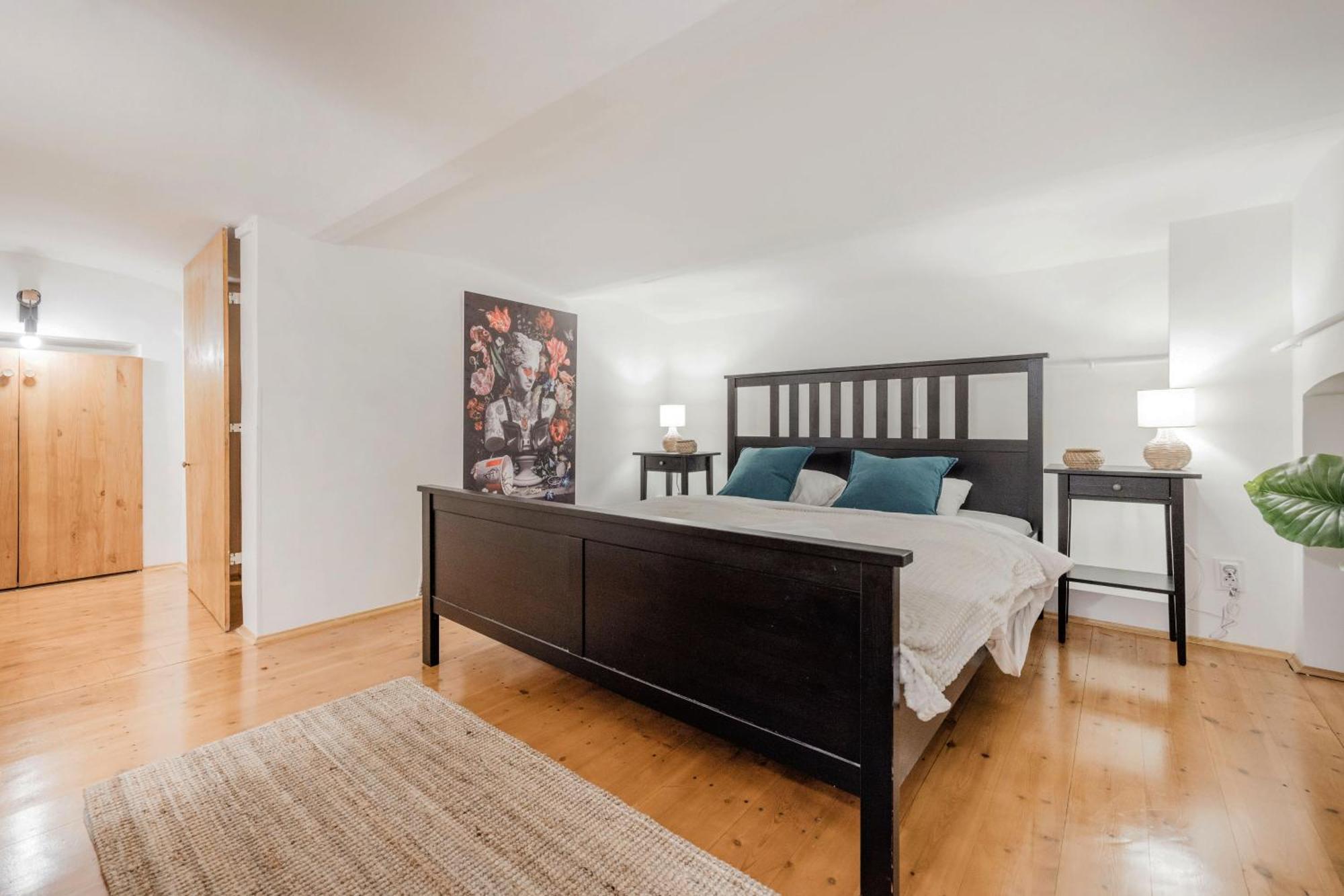 Wellness Wonderland: Garden, Sauna, Jacuzzi In Cbd Appartement