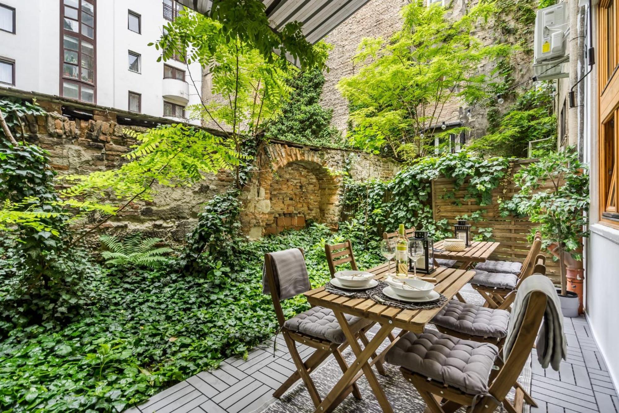 Appartement Wellness Wonderland: Garden, Sauna, Jacuzzi In Cbd *