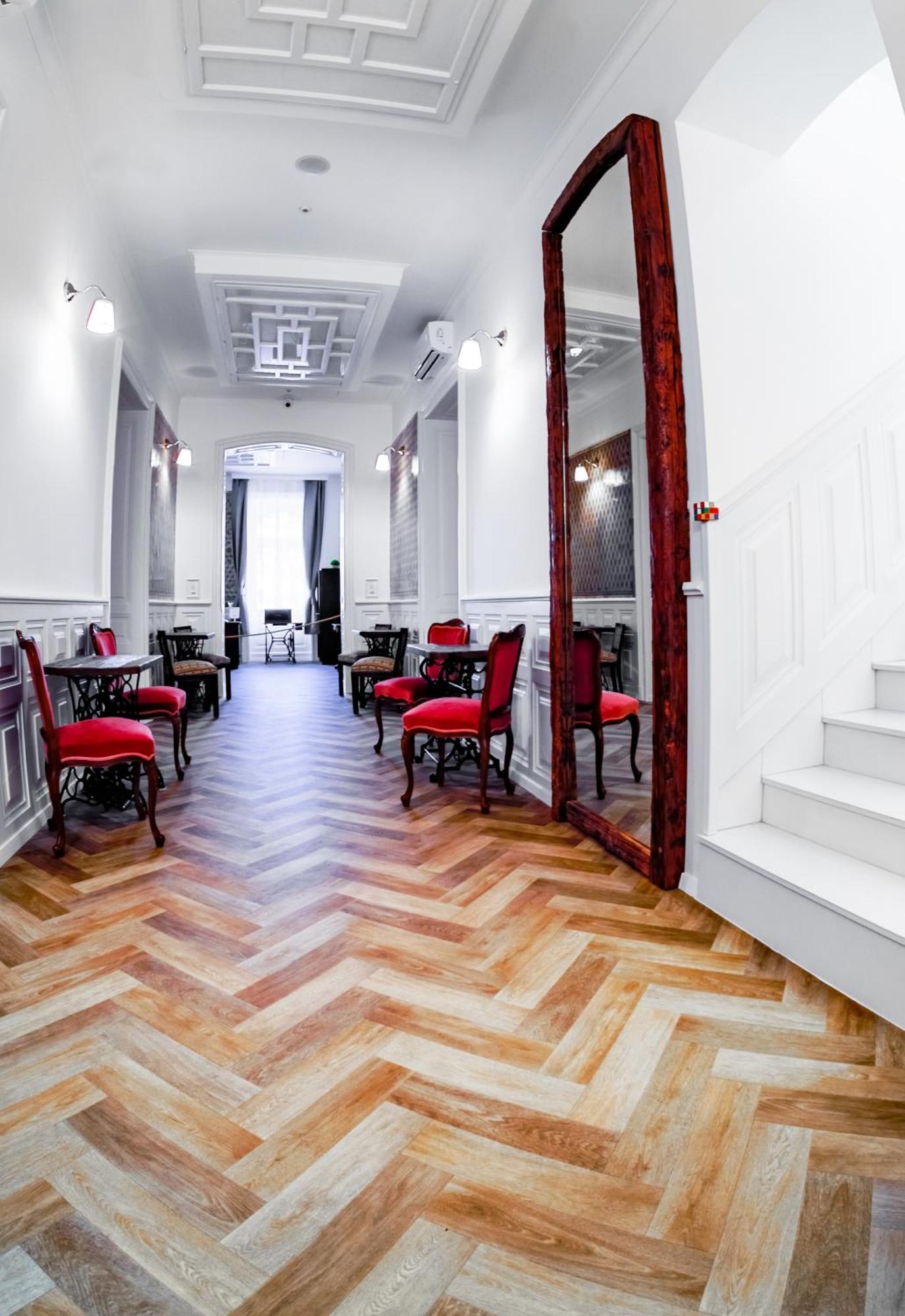 Toni Hotel
