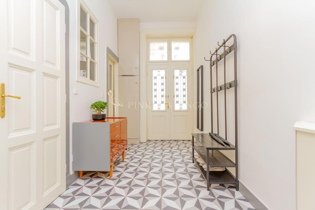 Apartamento Pink Flamingo : Central Base