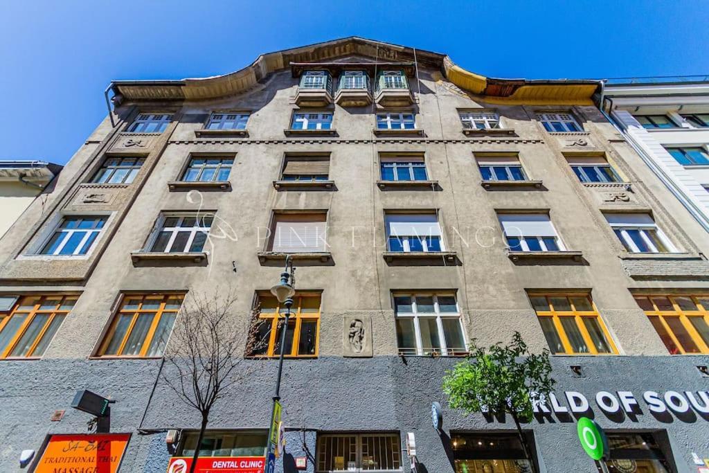 Pink Flamingo : Central Base Apartamento