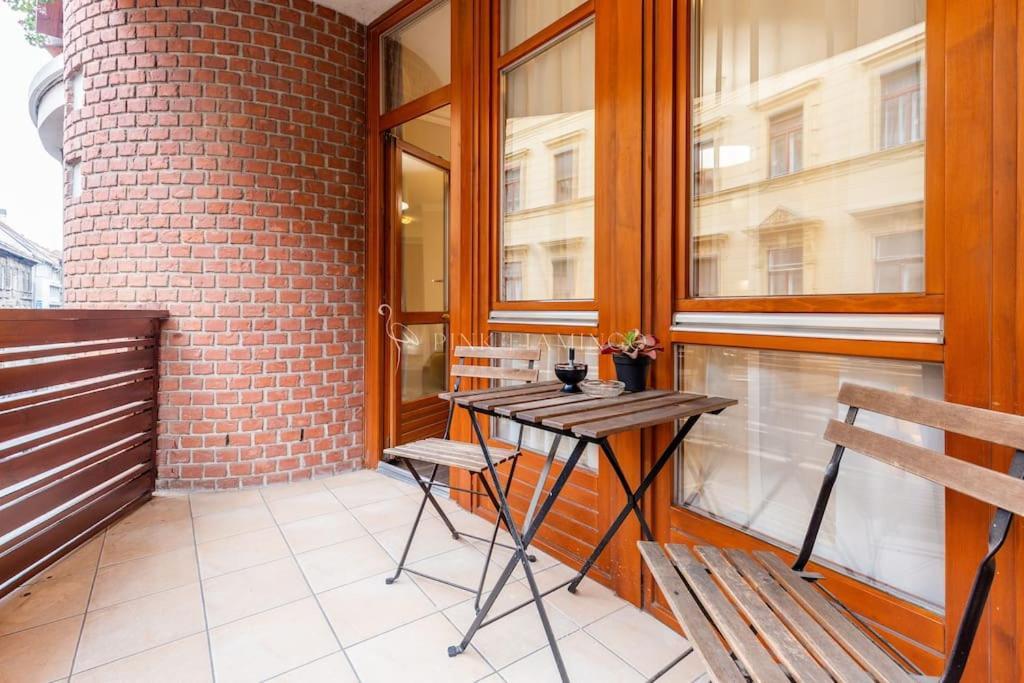 Apartment Pink Flamingo : Leo Lane Getaway Budapest