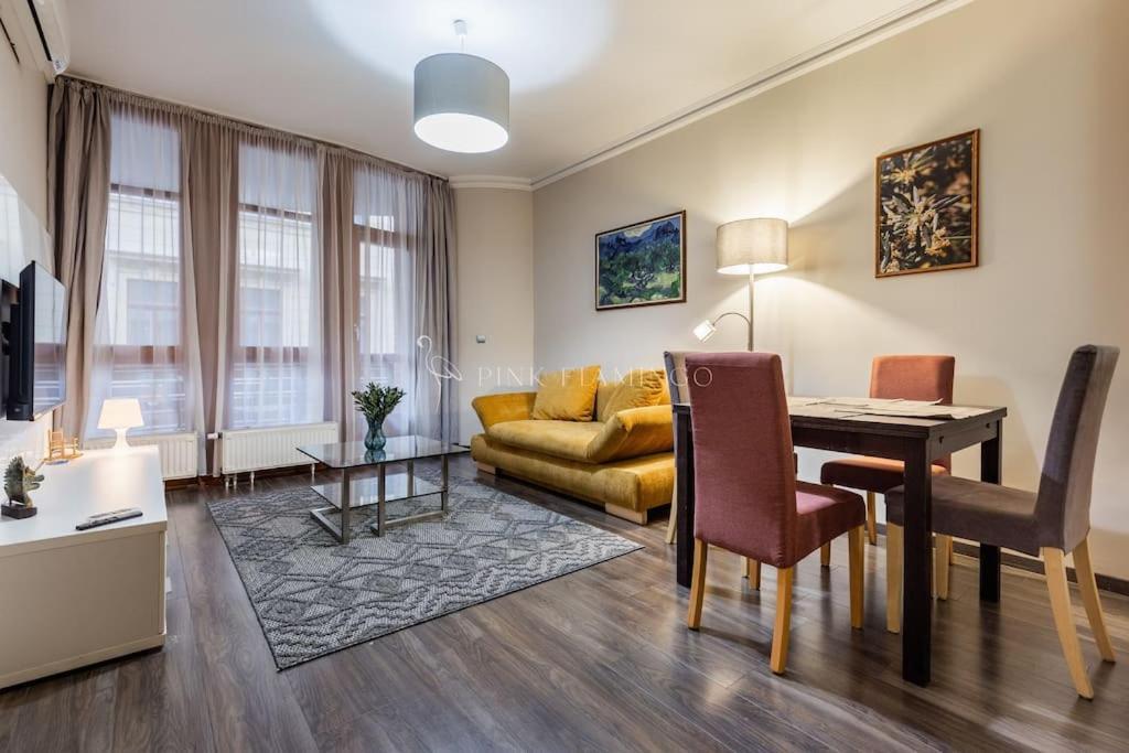 Apartment Pink Flamingo : Leo Lane Getaway Budapest