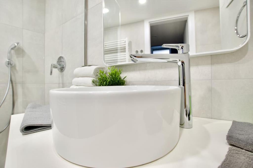 Premium By Hi5- Roekk Szilard Apartmán