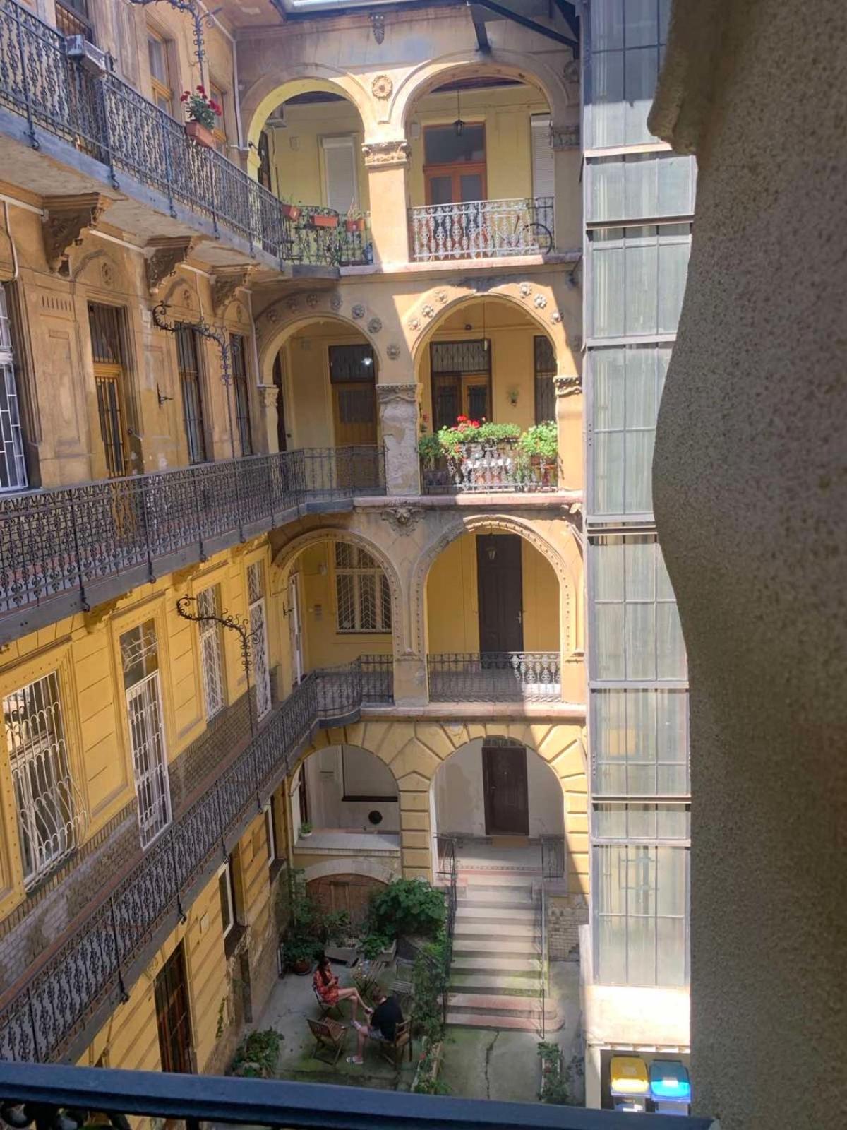 Cozy & Quiet Retro Style Budapest