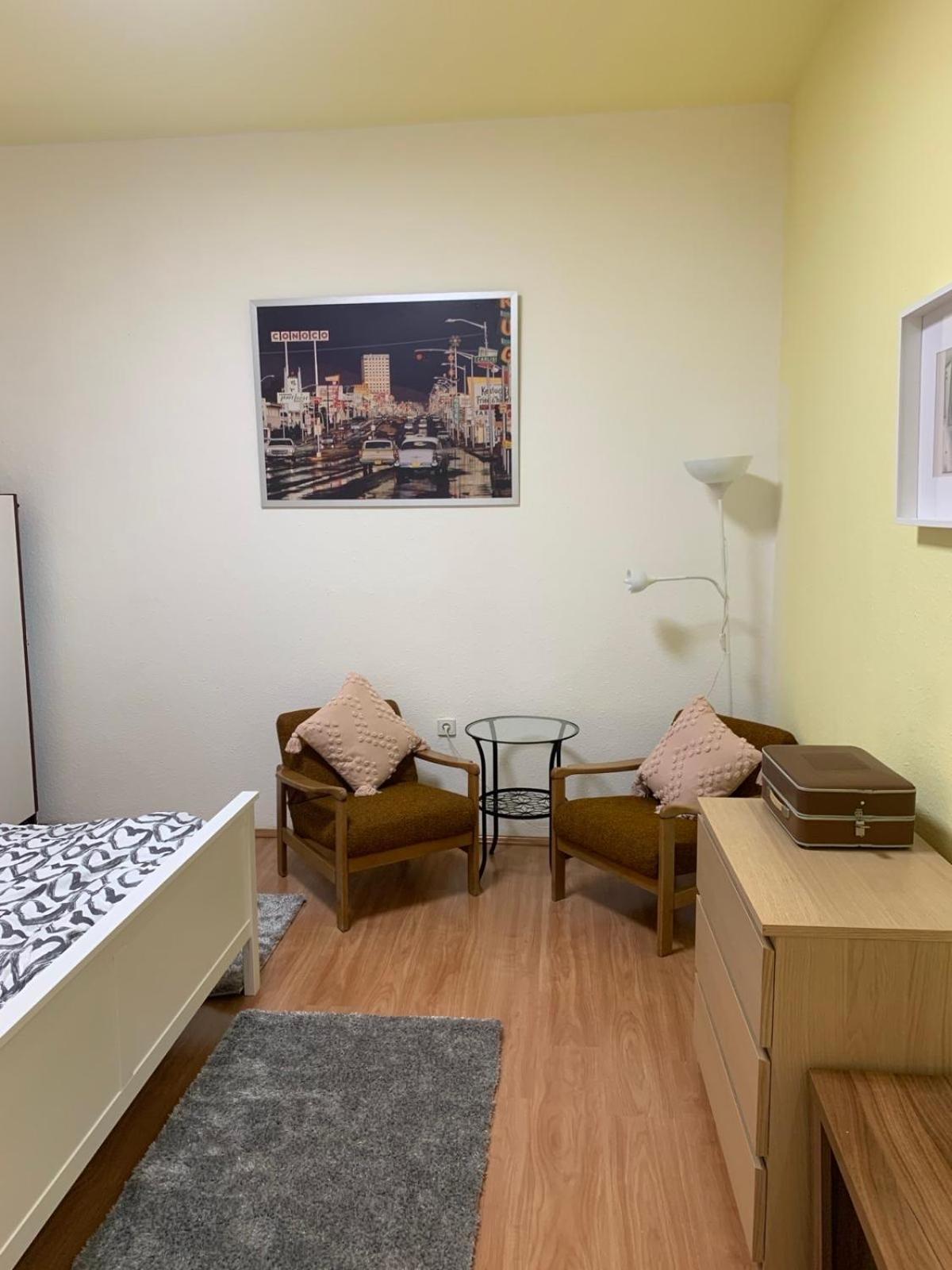 Cozy & Quiet Retro Style Apartment Budapest