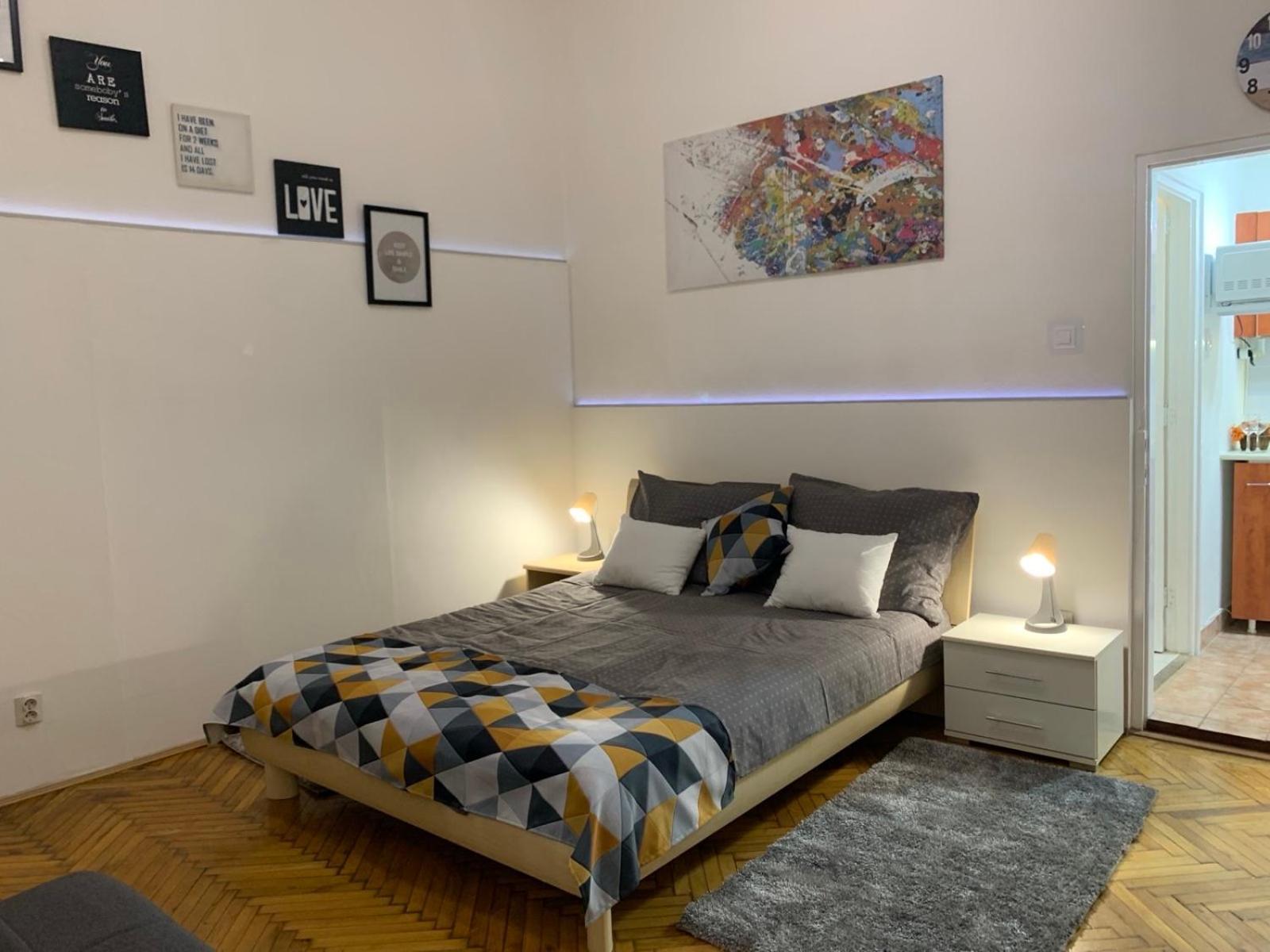 Apartment Cozy & Quiet Retro Style