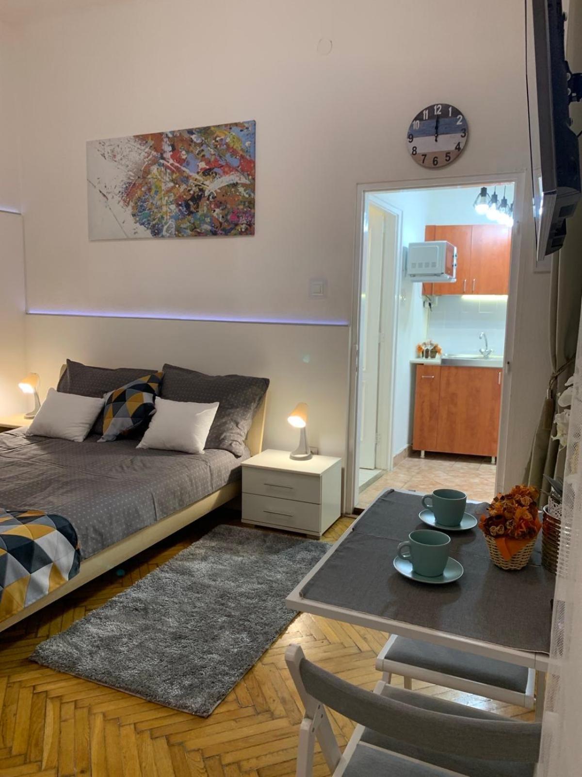 Cozy & Quiet Retro Style Apartment