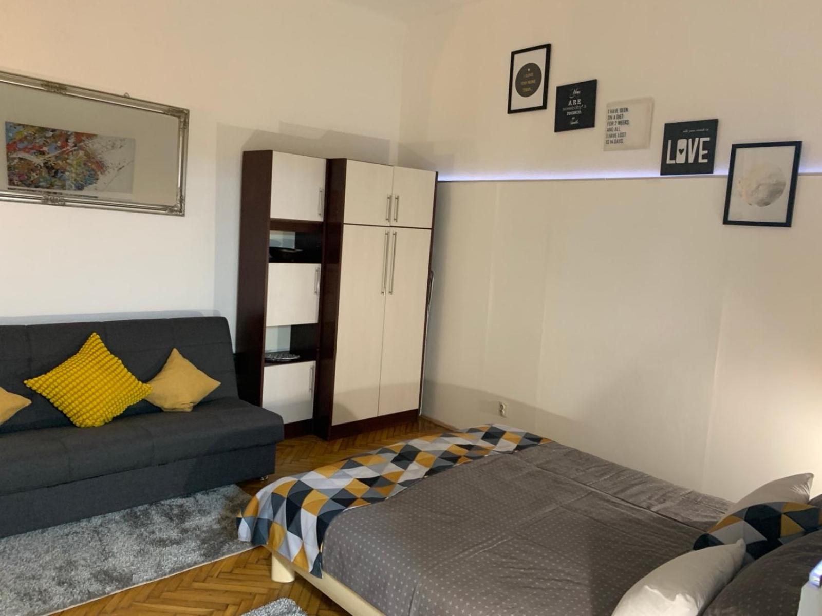 Apartment Cozy & Quiet Retro Style *