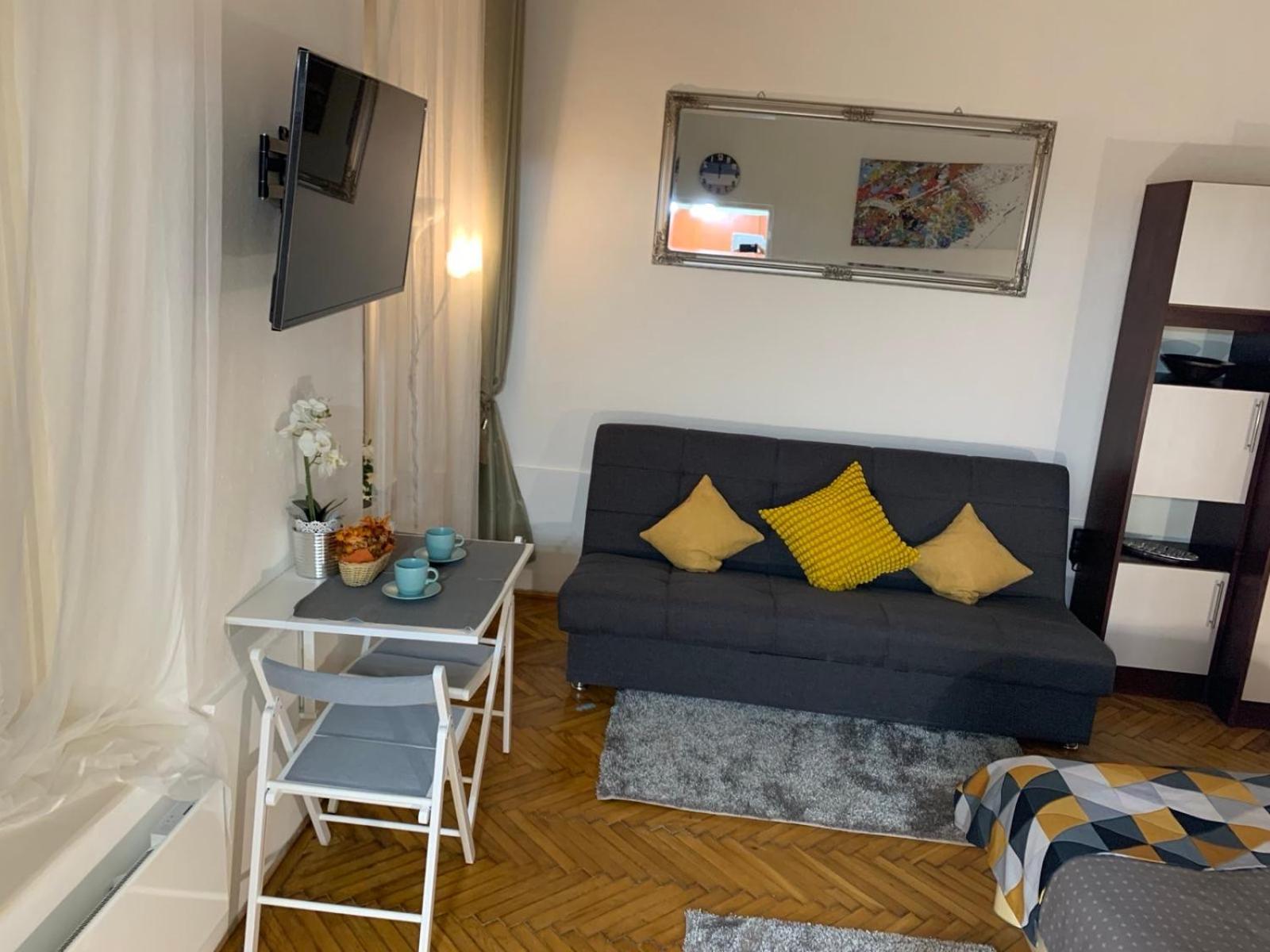 Cozy & Quiet Retro Style Budapest