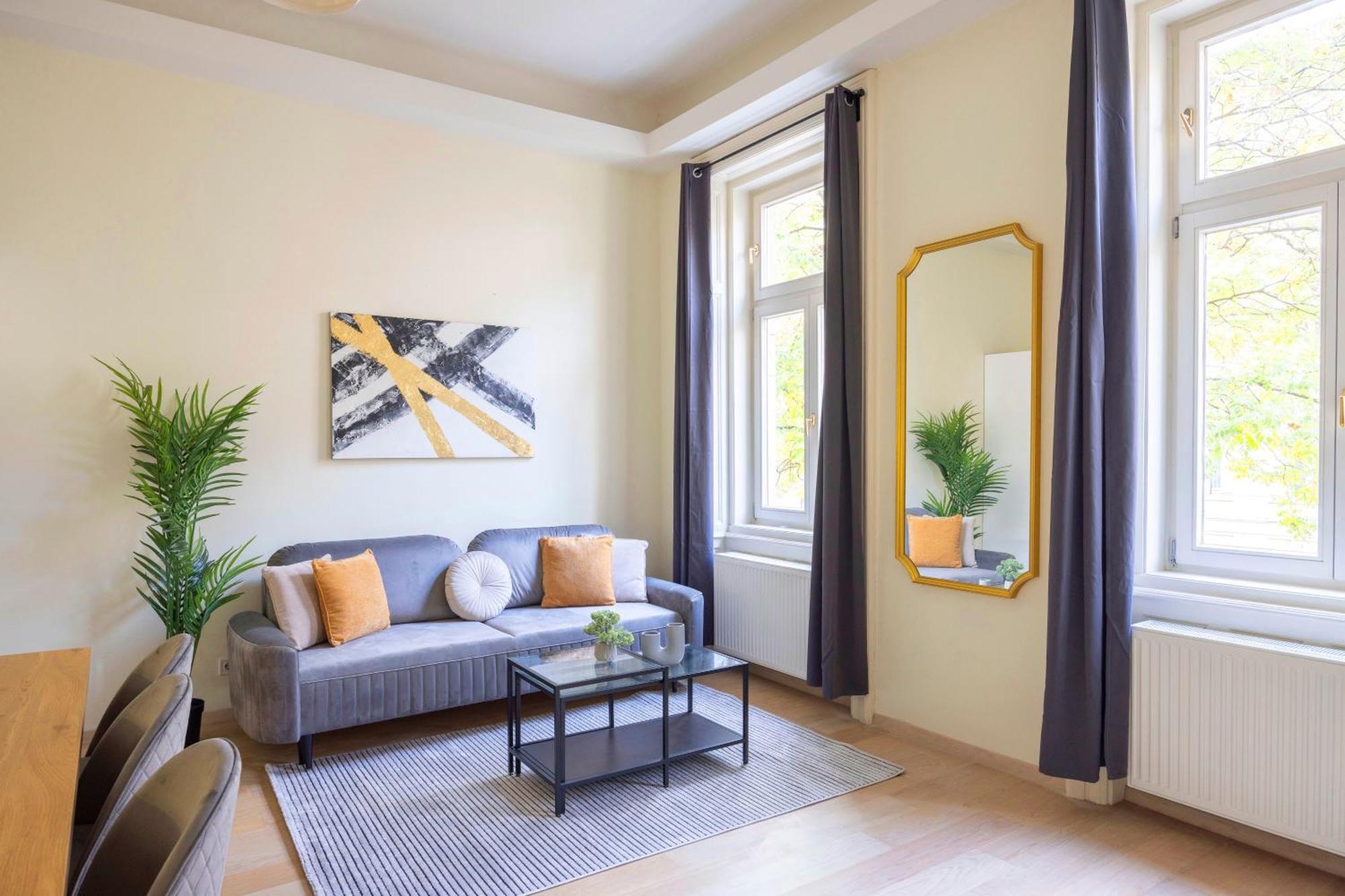 Exclusive & Spacious W/ 4bedrm 2bathrm Budapest