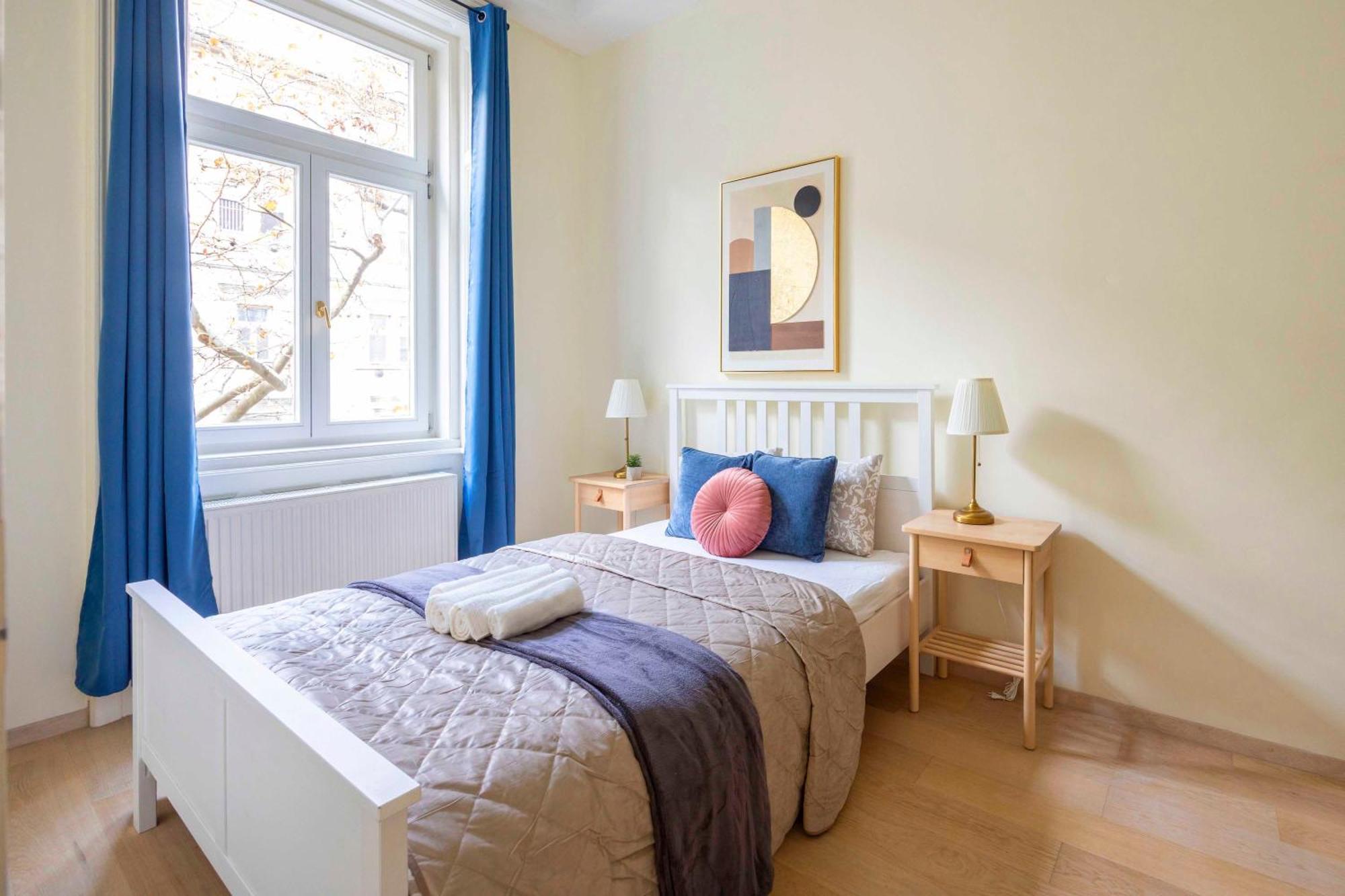Exclusive & Spacious W/ 4bedrm 2bathrm * Budapest