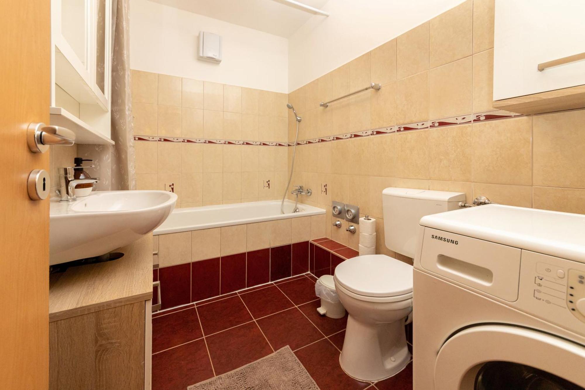 Appartamento Center Budget Inside Free Parking Self Check-in Free Streaming Ac Balcony *