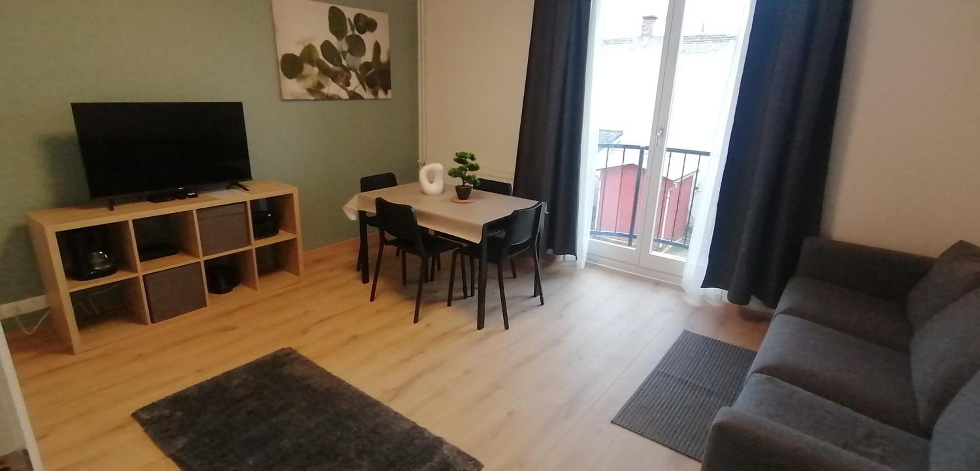 R Apartment *
