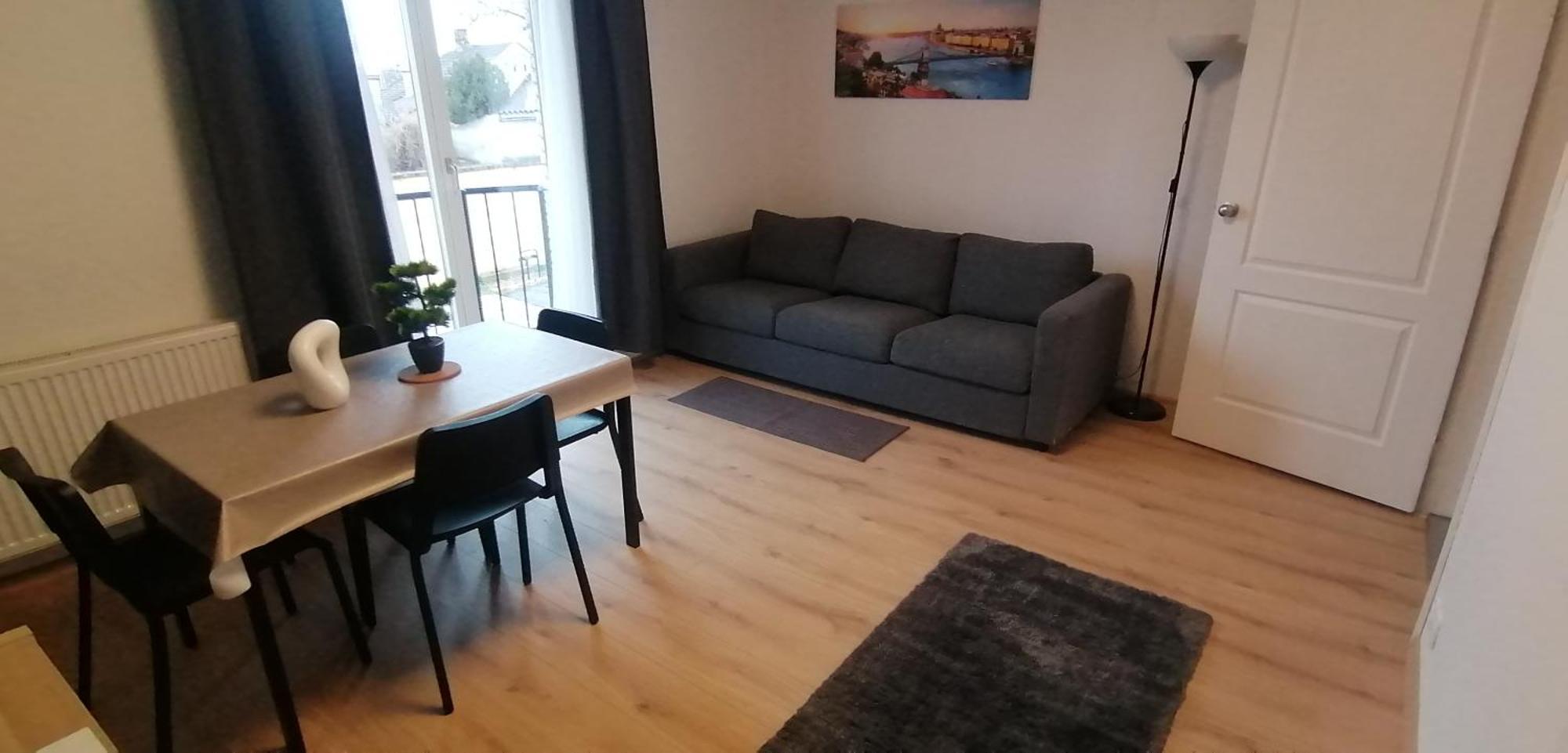 R Apartment