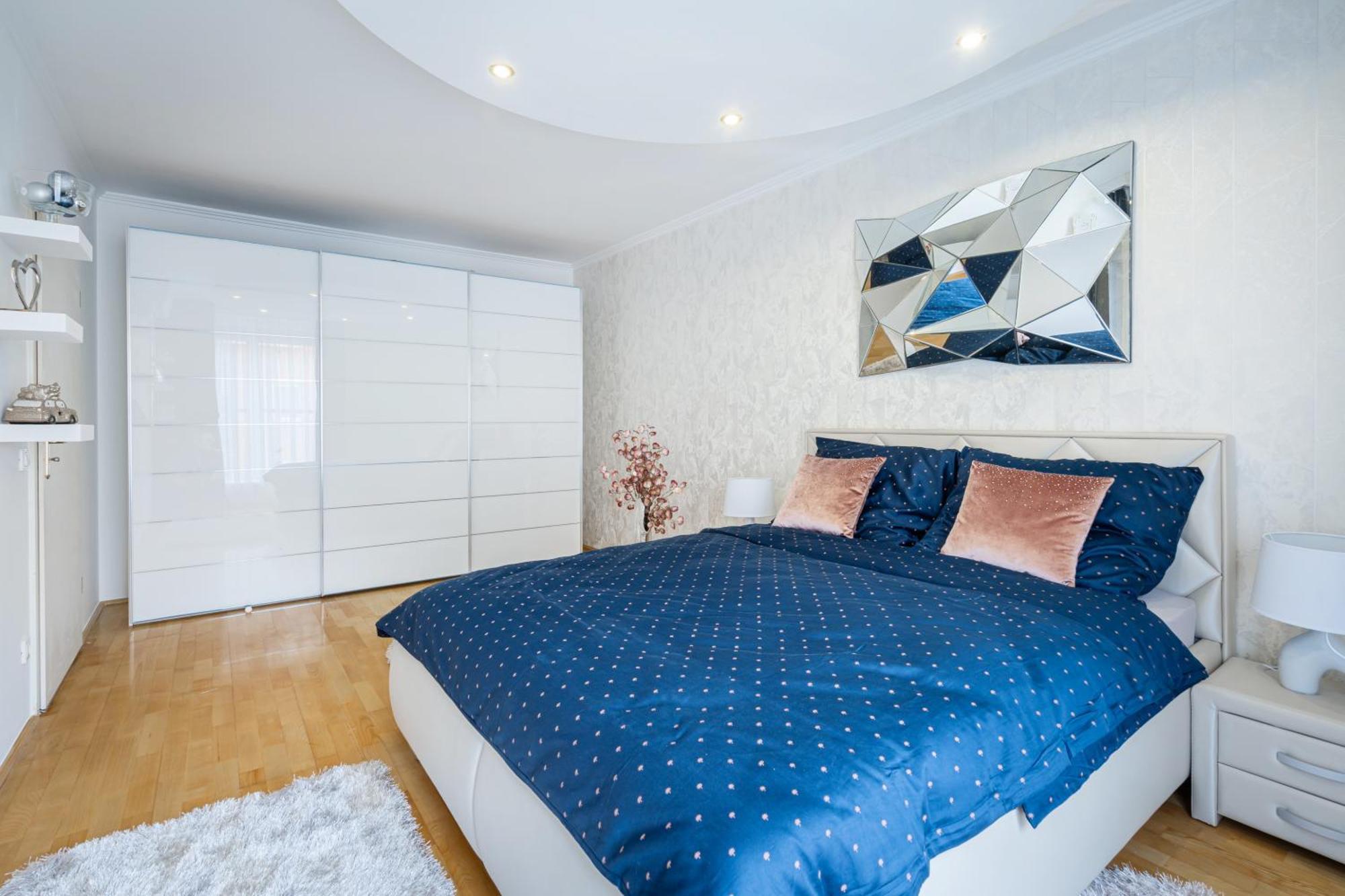 Beautiful Three Bedrooms With Free Parking Close To The Danube Coast Apartment