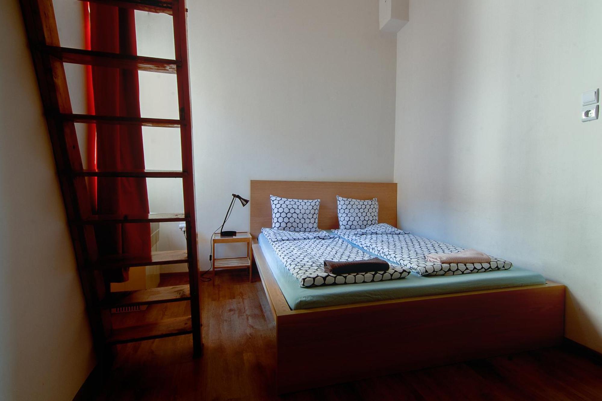 Hostel Pal's And Budapest
