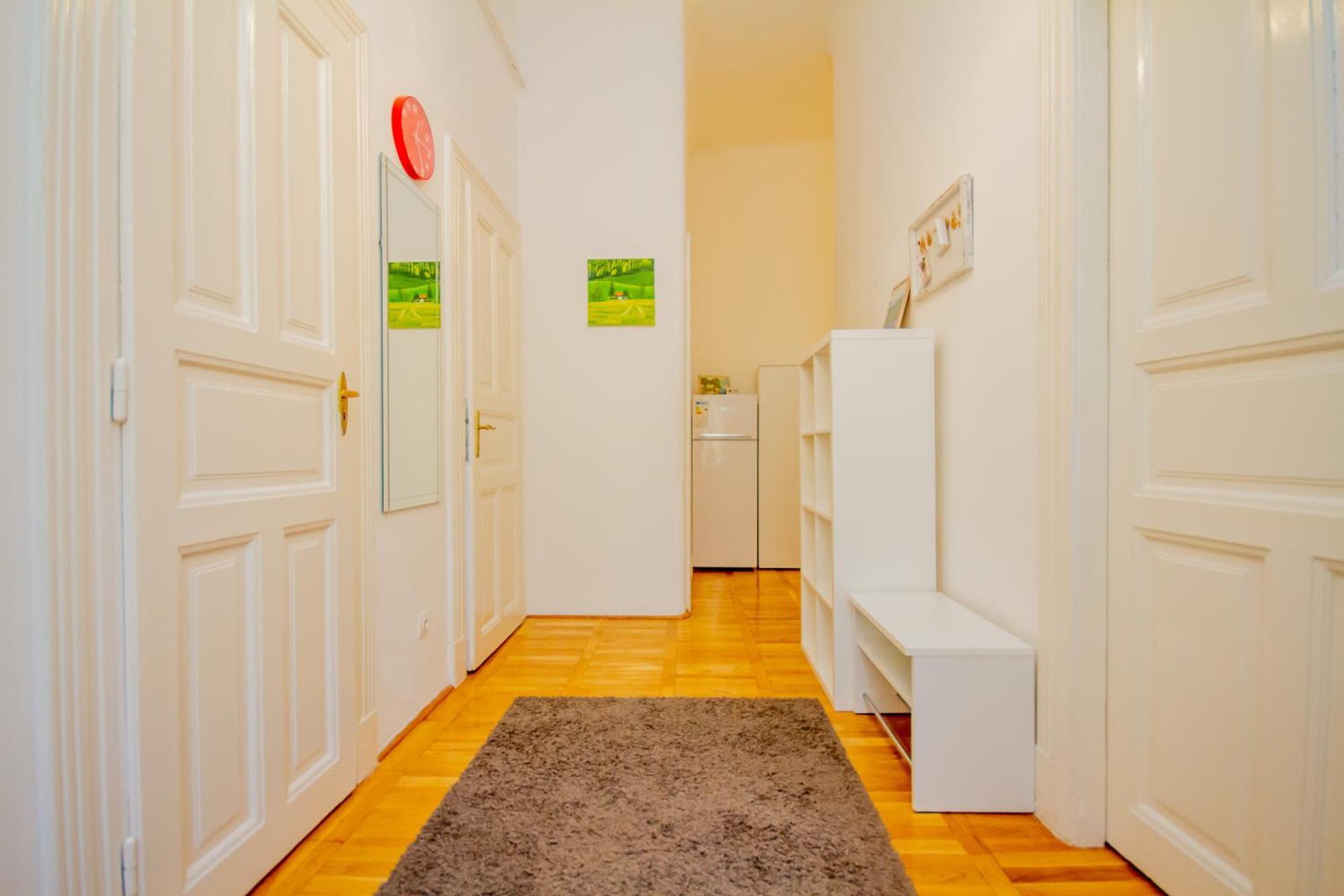 Kelvin's V District 2br Urban Haven By Nw Lejlighed Budapest