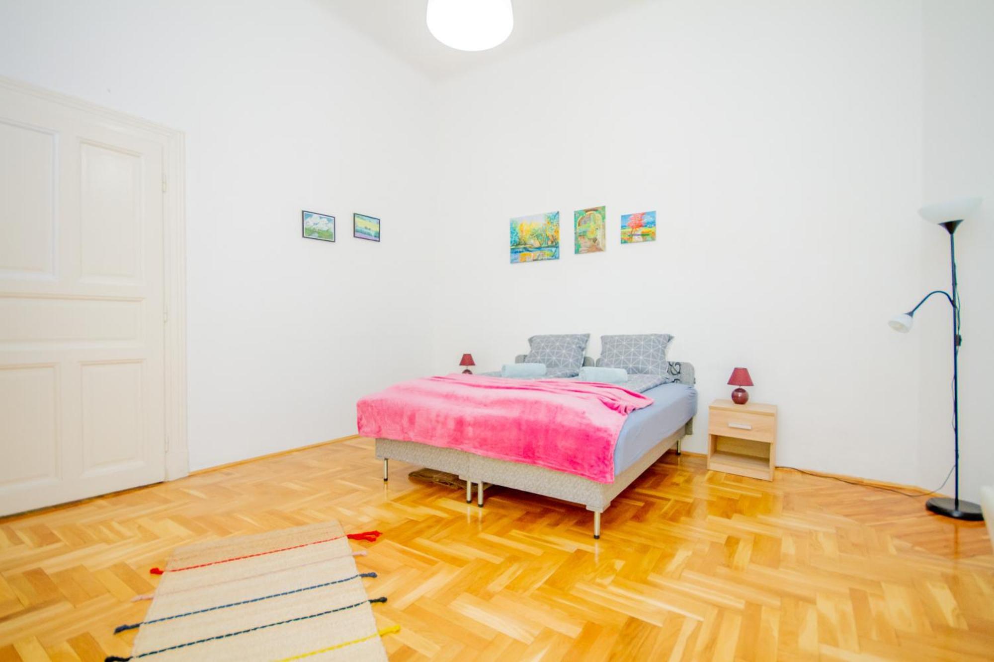 Kelvin's V District 2br Urban Haven By Nw *