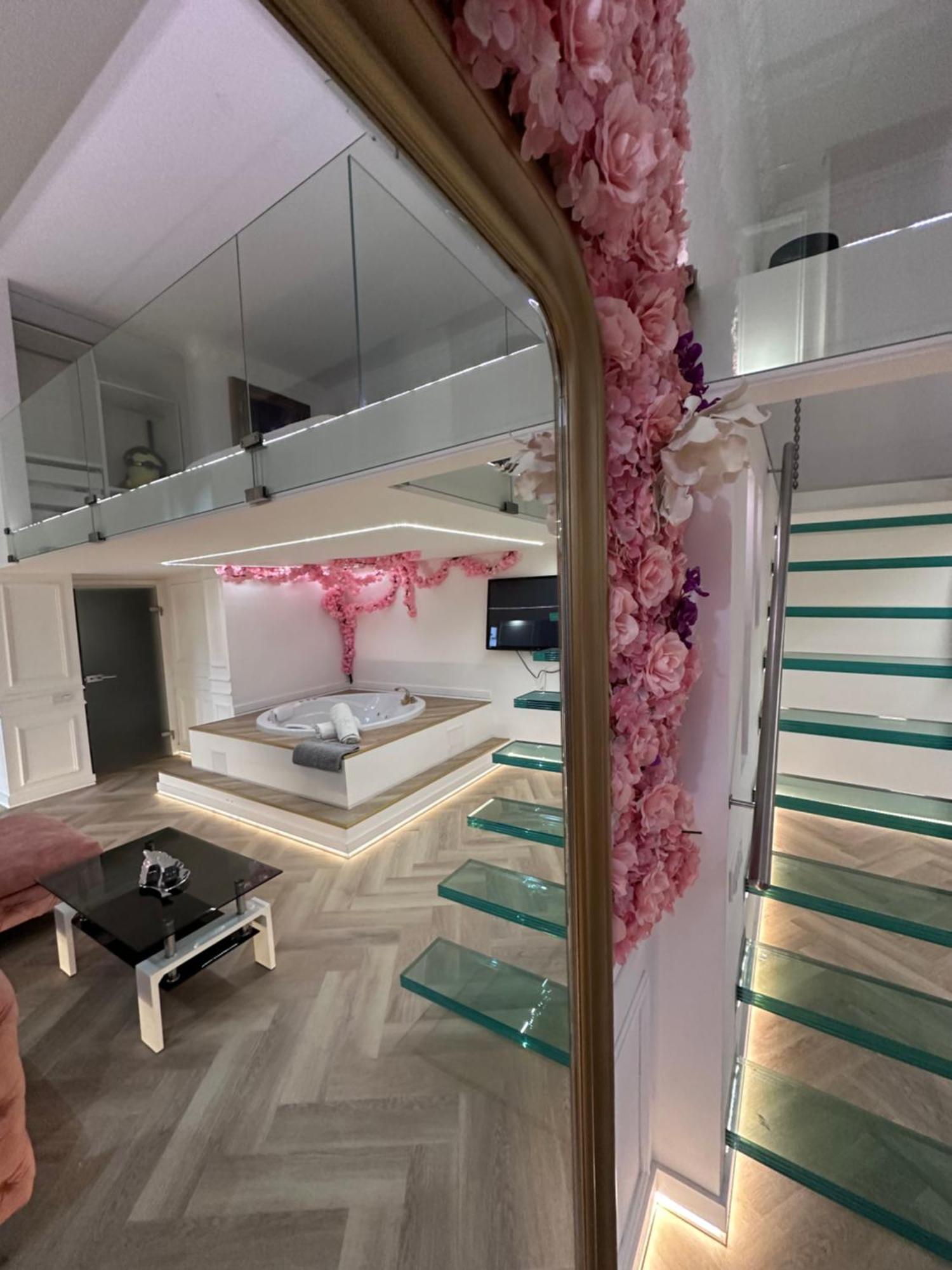 Jacuzzi Opera *