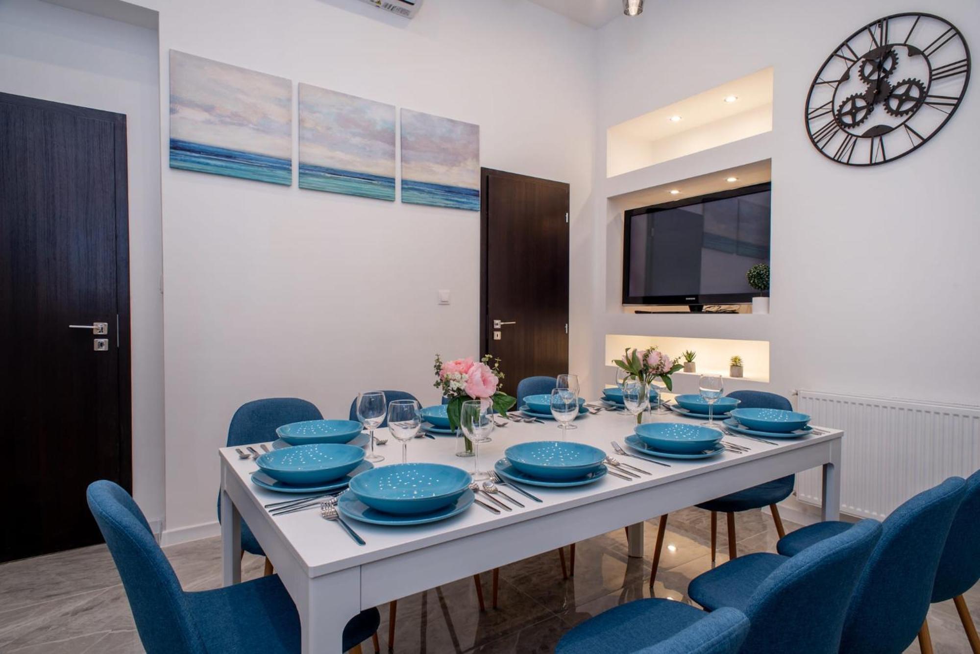 Very New And Large Ac Apartment