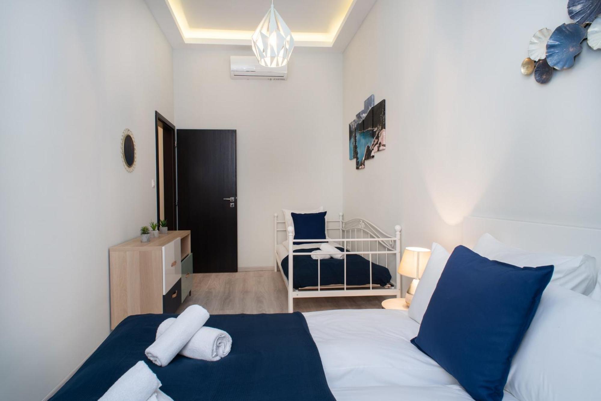 Very New And Large Ac * Budapest