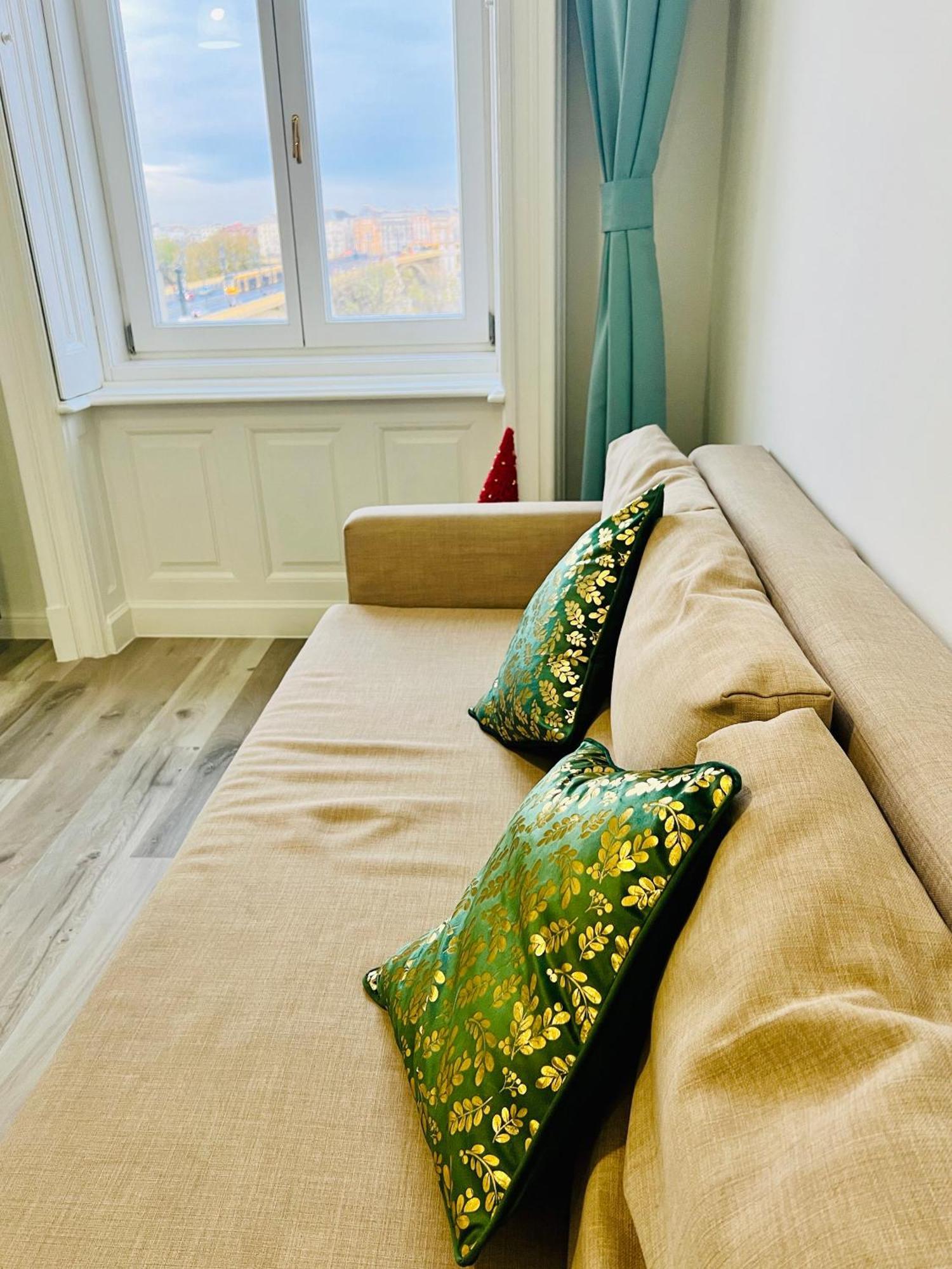 Danube Panorama Apartment *