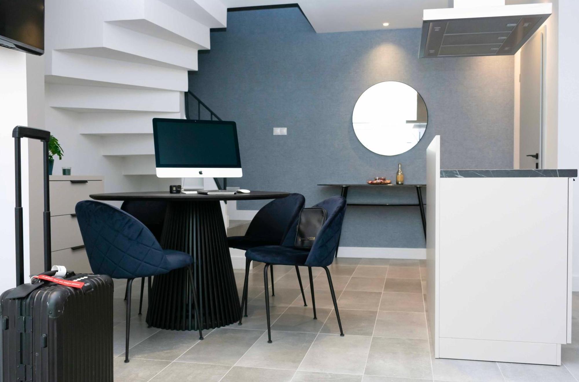 Luxury Cozy 2 Bdr Downtown Apt.6 *