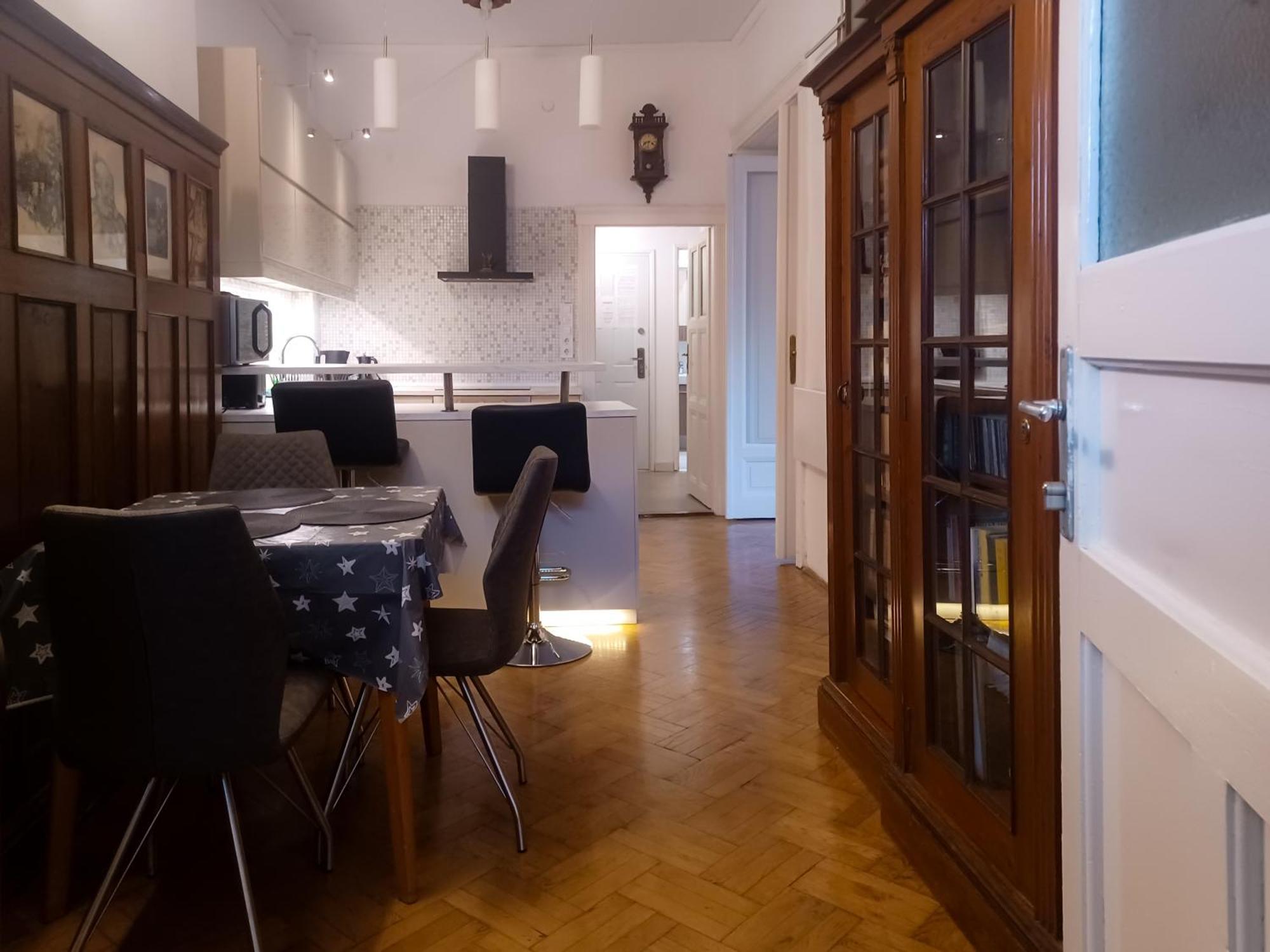 Modern Lux Parkside Apartment- Garden View Budapest