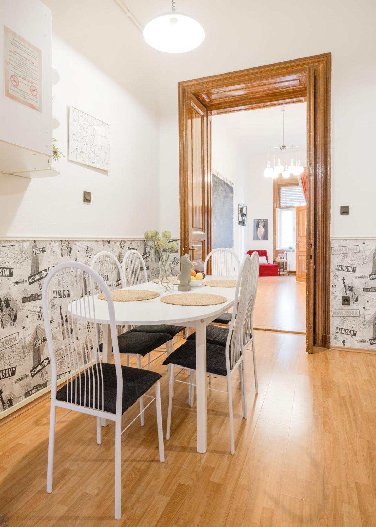 Apartment Just Chillin Apt-budapest Historic Landmarks