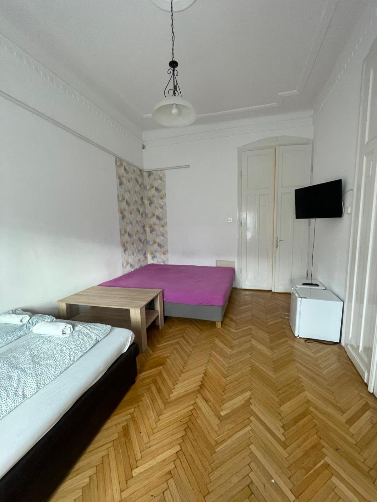 White Pearl Near Gozsdu Homestay Budapest
