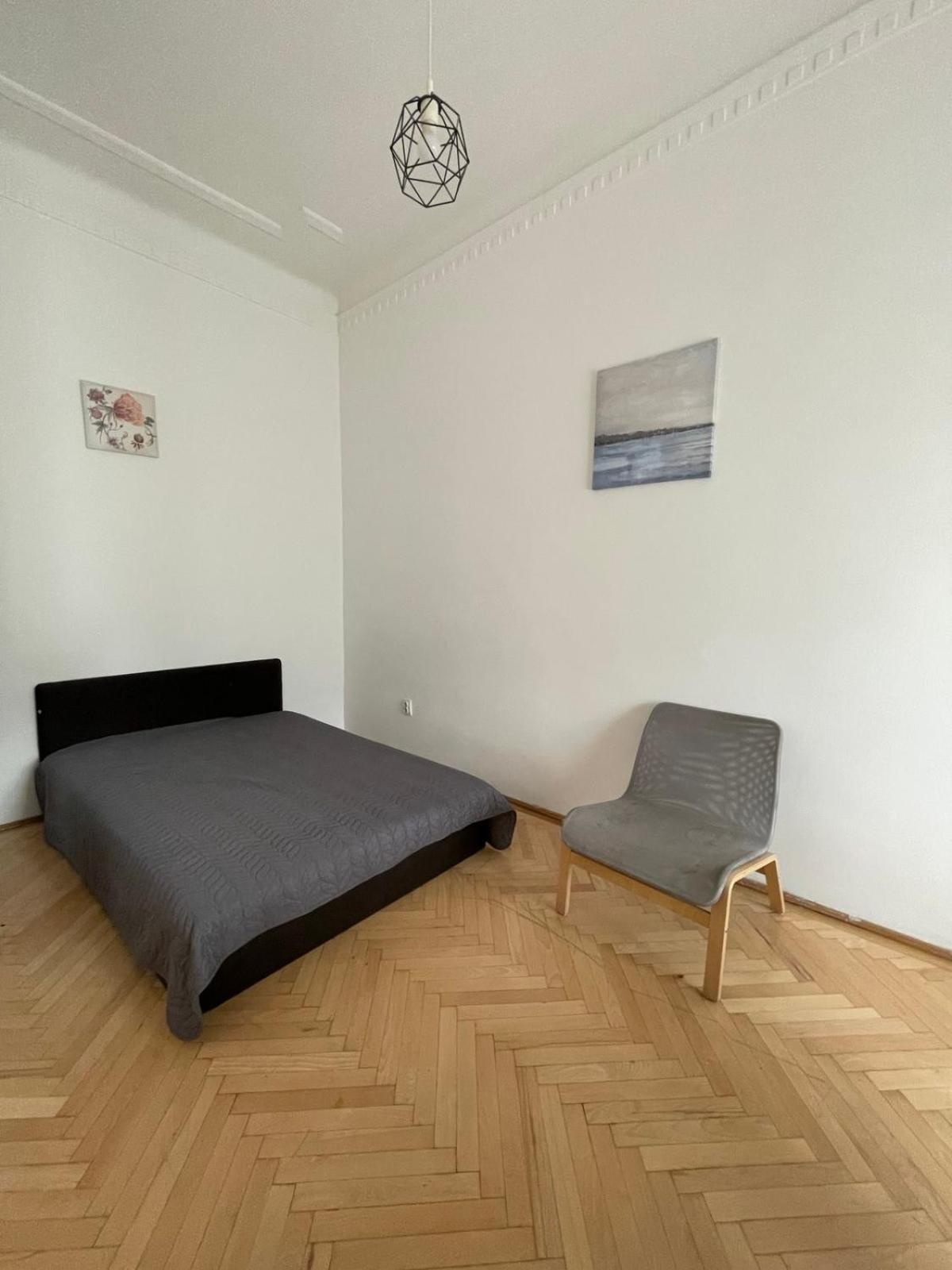Homestay White Pearl Near Gozsdu Budapest