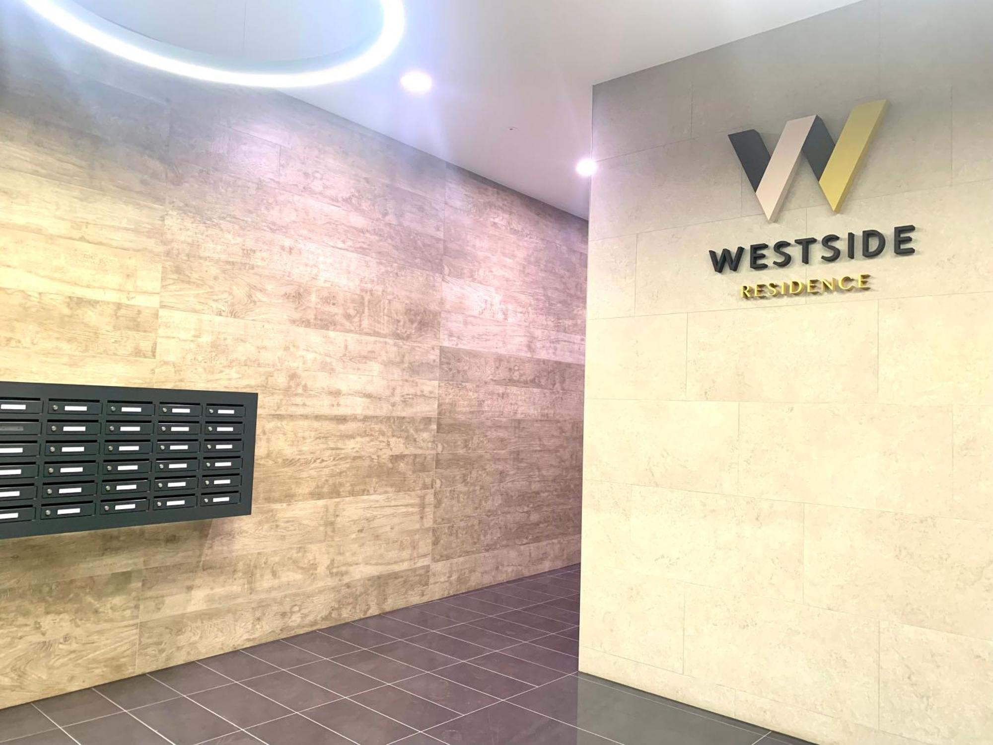 Apartmán Westside - Modern & Peaceful - Free Garage!